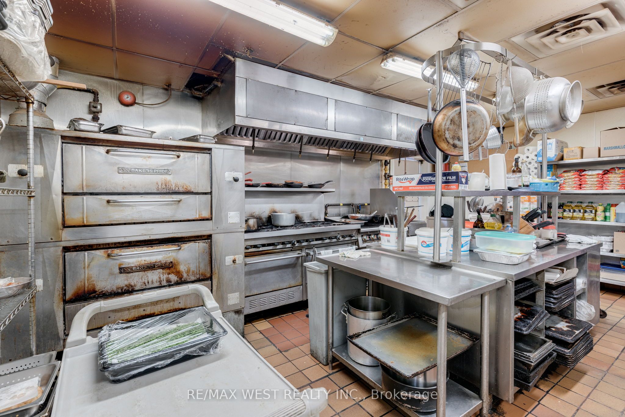 7287 Yonge St Property Photo 26