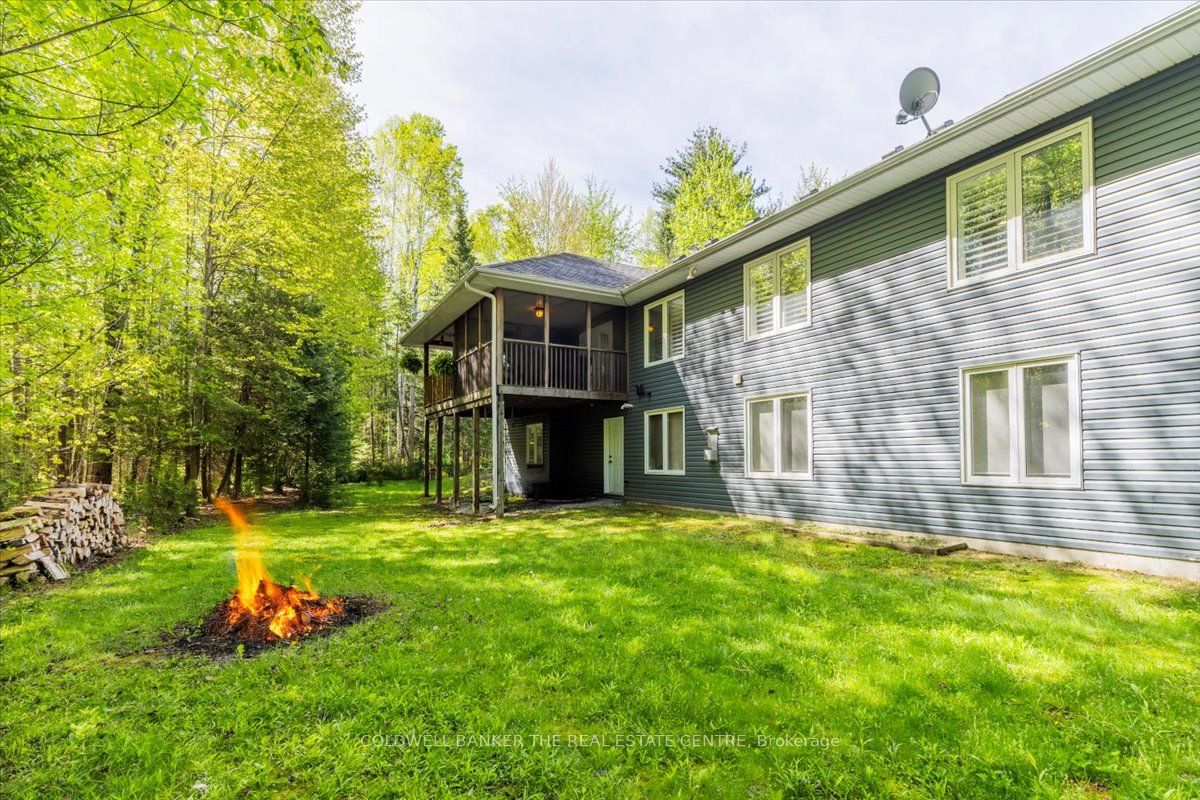7563 5th Line Property Photo 3