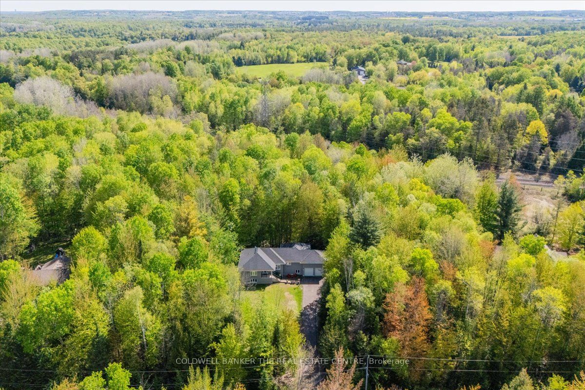 7563 5th Line Property Photo 4