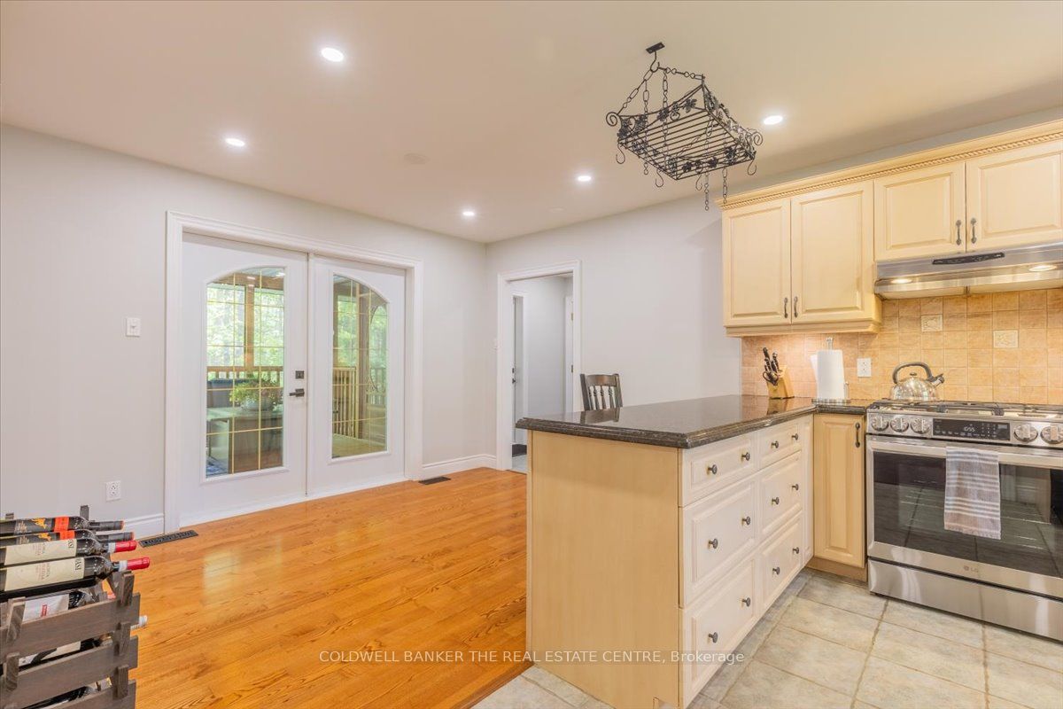 7563 5th Line Property Photo 11