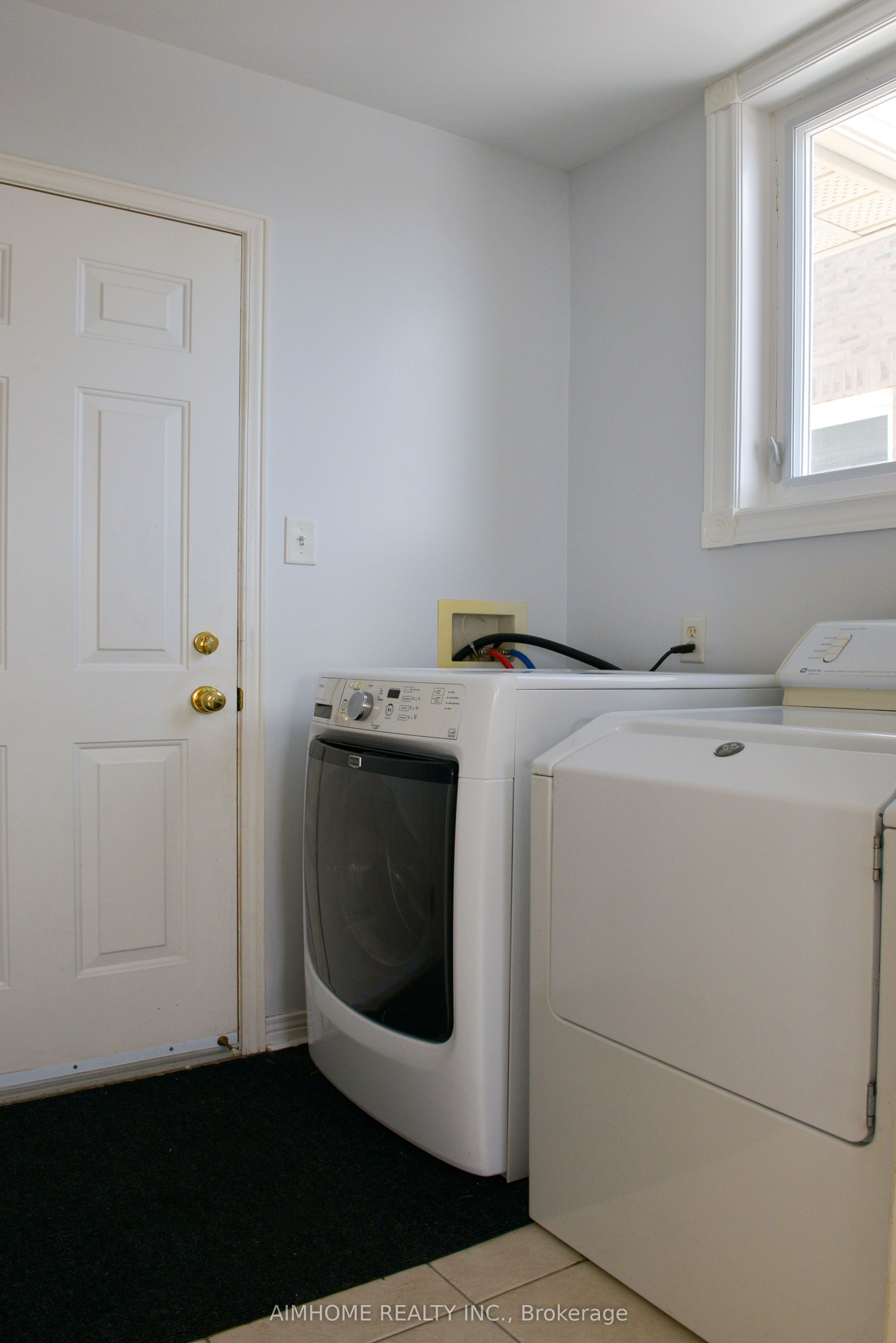 76 Burndenford Crescent Property Photo 12