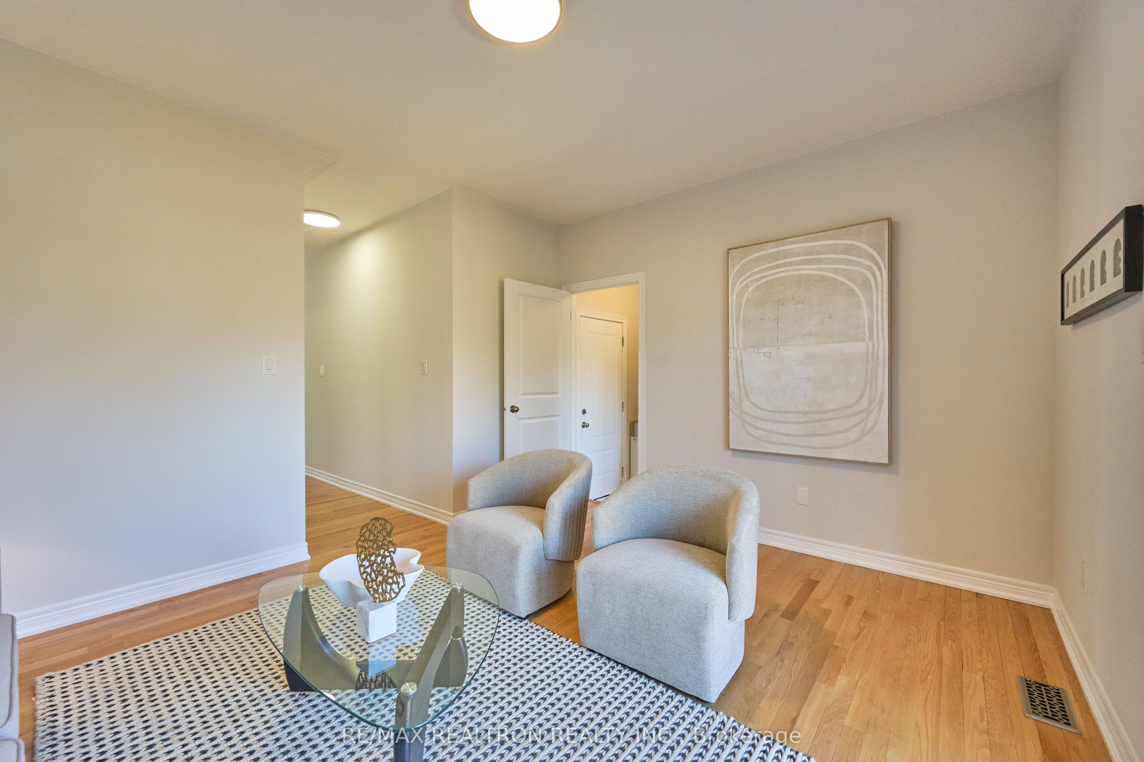 10 Globemaster Lane Property Photo 6