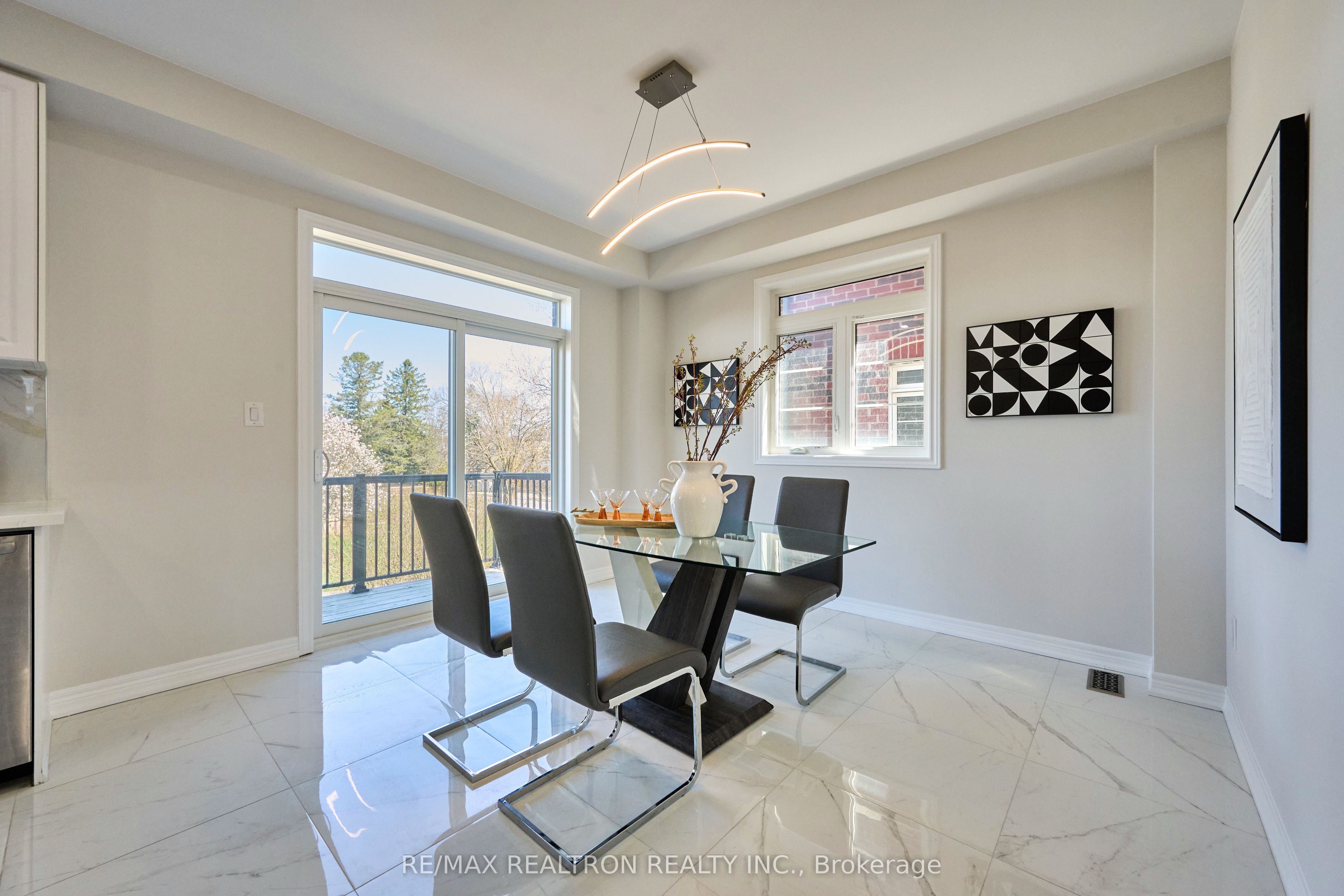 10 Globemaster Lane Property Photo 17