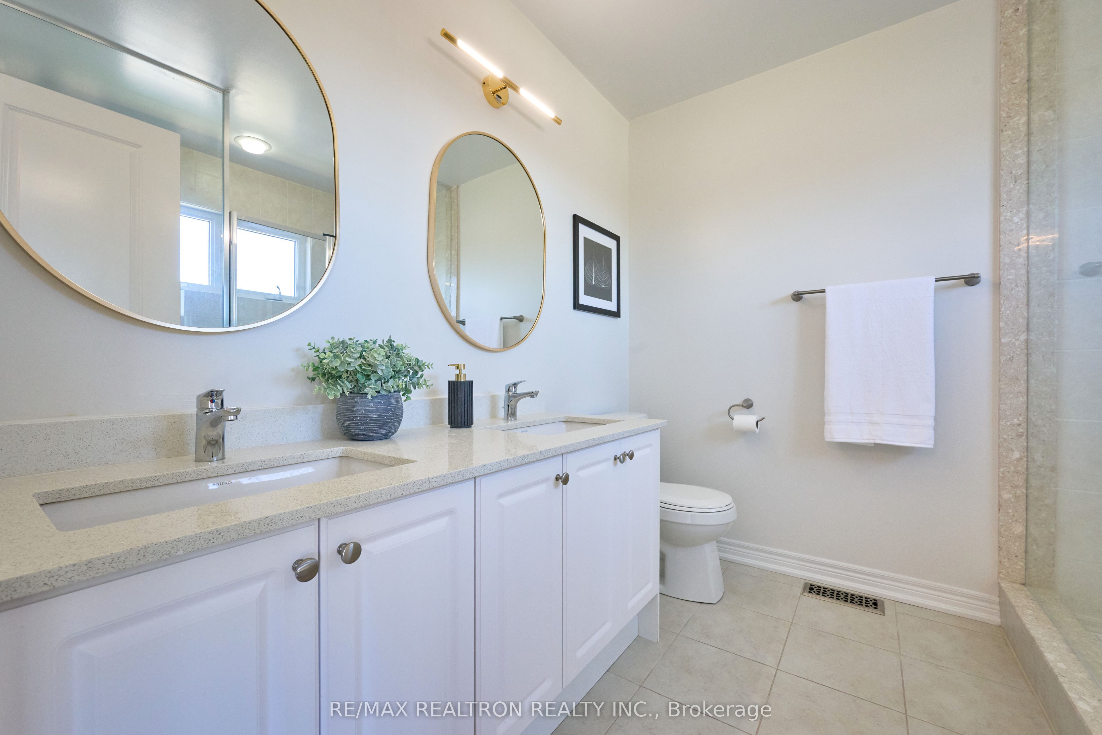 10 Globemaster Lane Property Photo 28