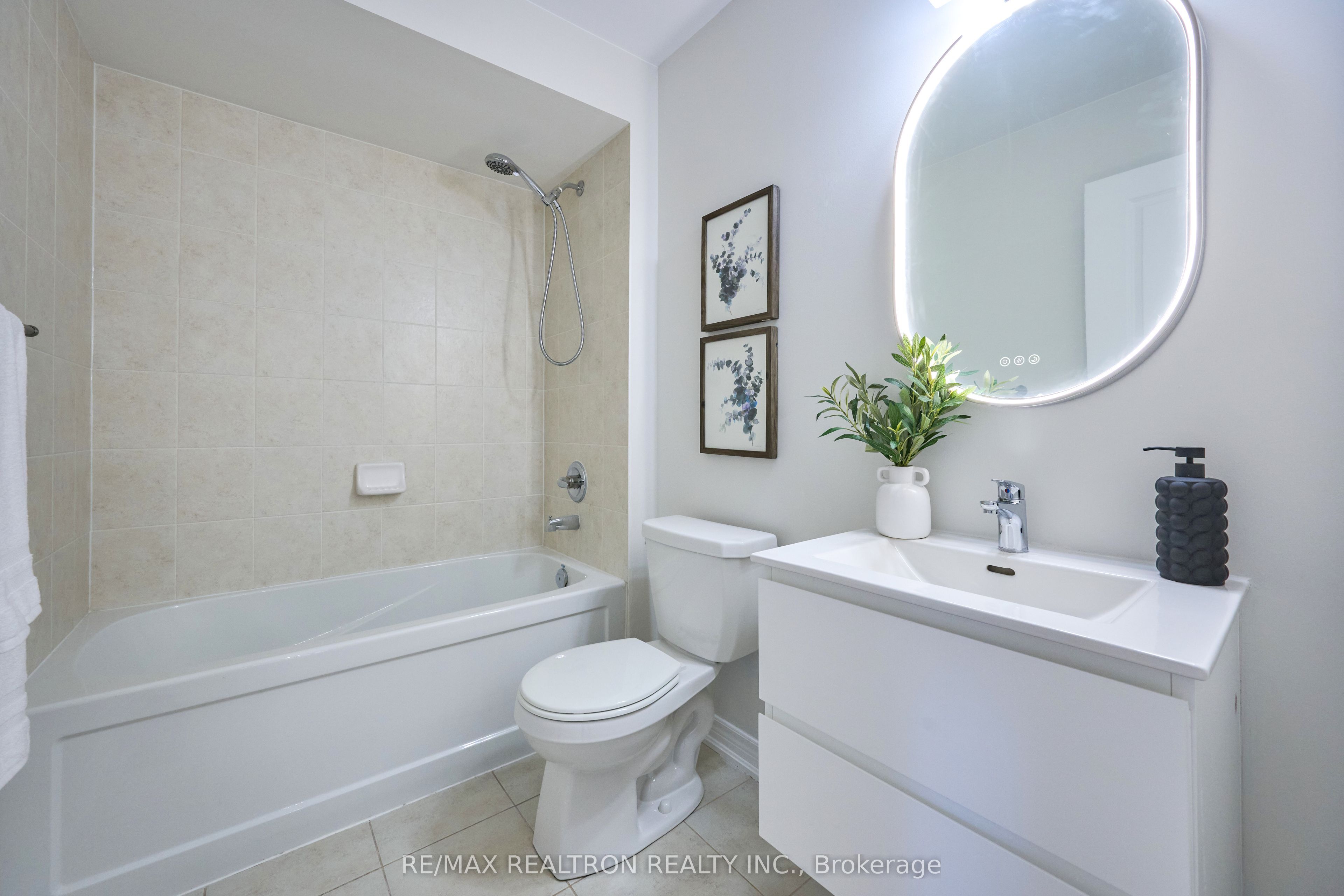 10 Globemaster Lane Property Photo 29