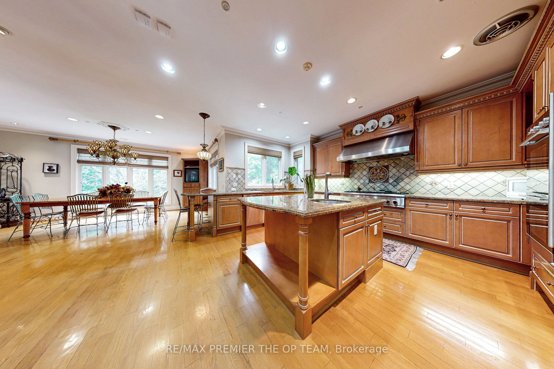 86 Muzich Place Property Photo 15