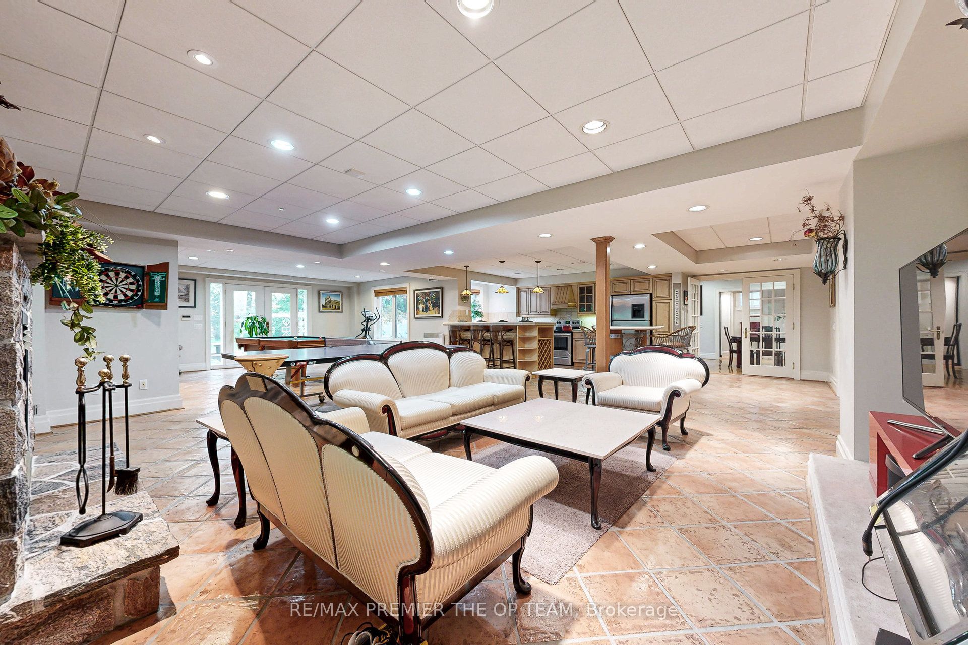 86 Muzich Place Property Photo 32