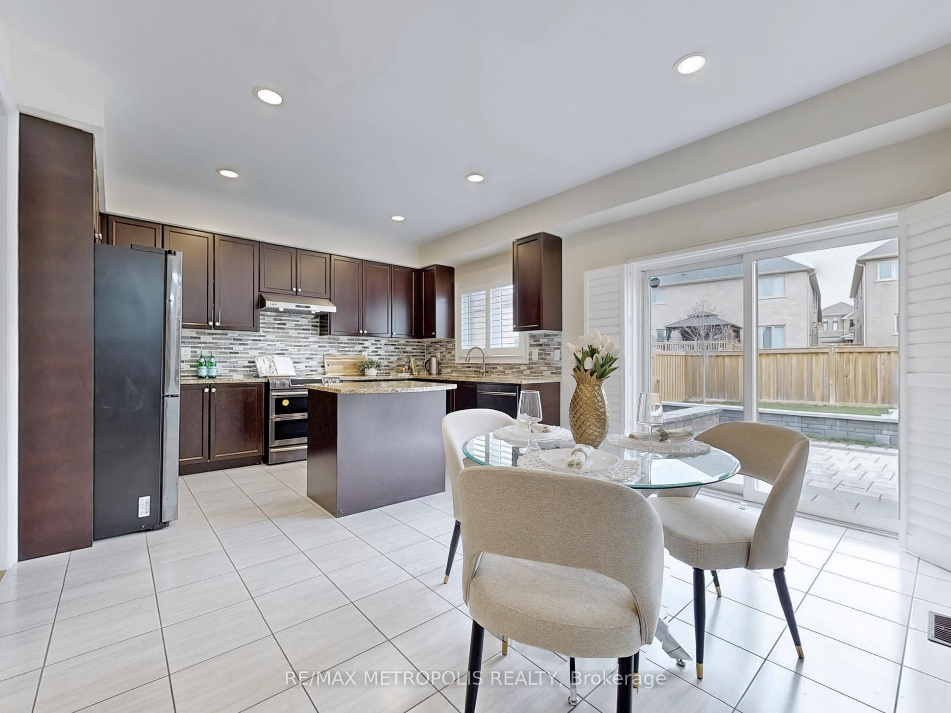 124 Milby Crescent Property Photo 8