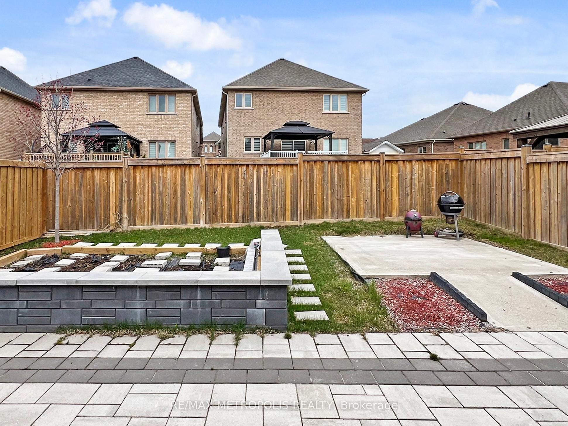 124 Milby Crescent Property Photo 24