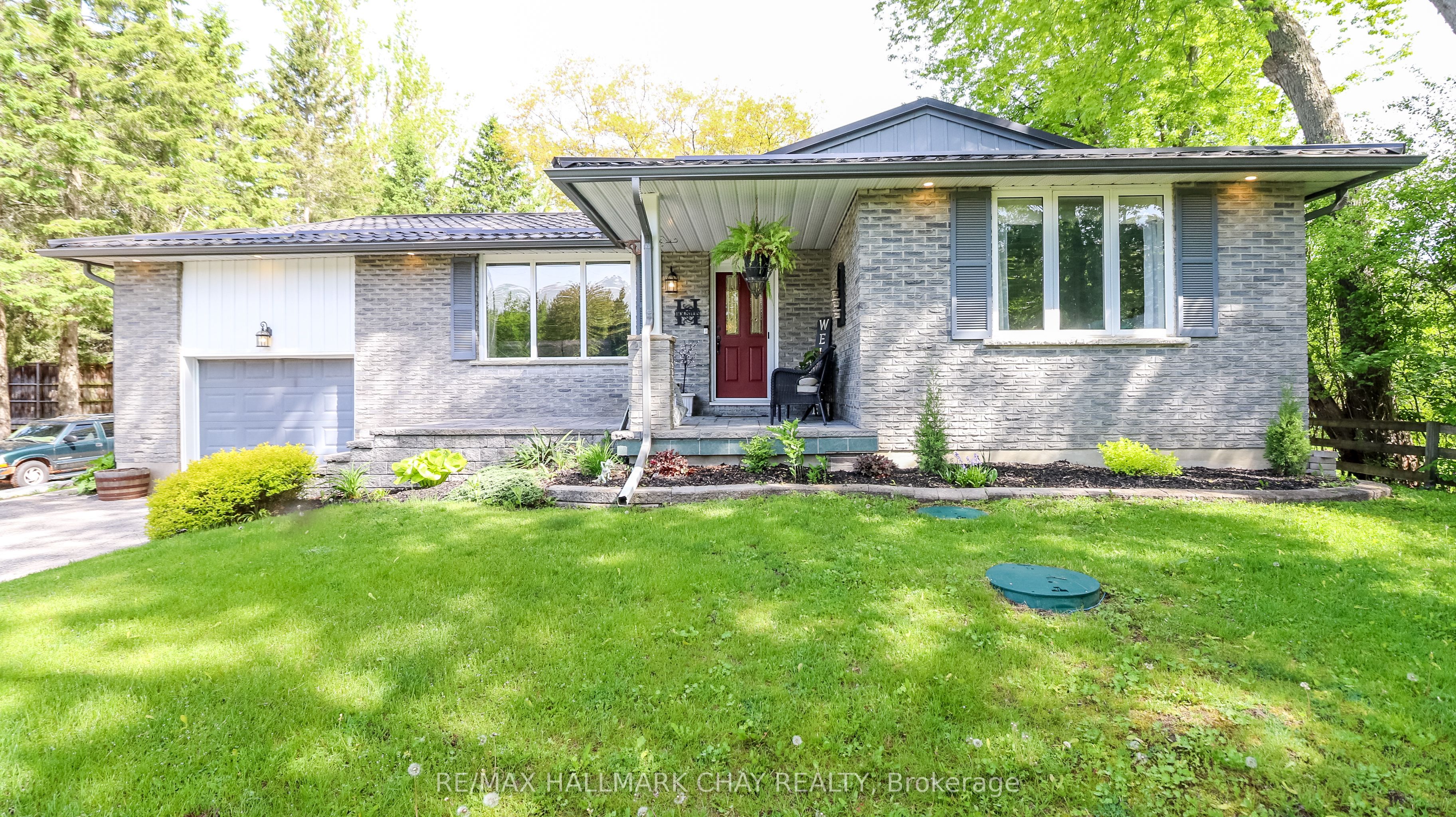 5142 30 Side Road Property Photo 1