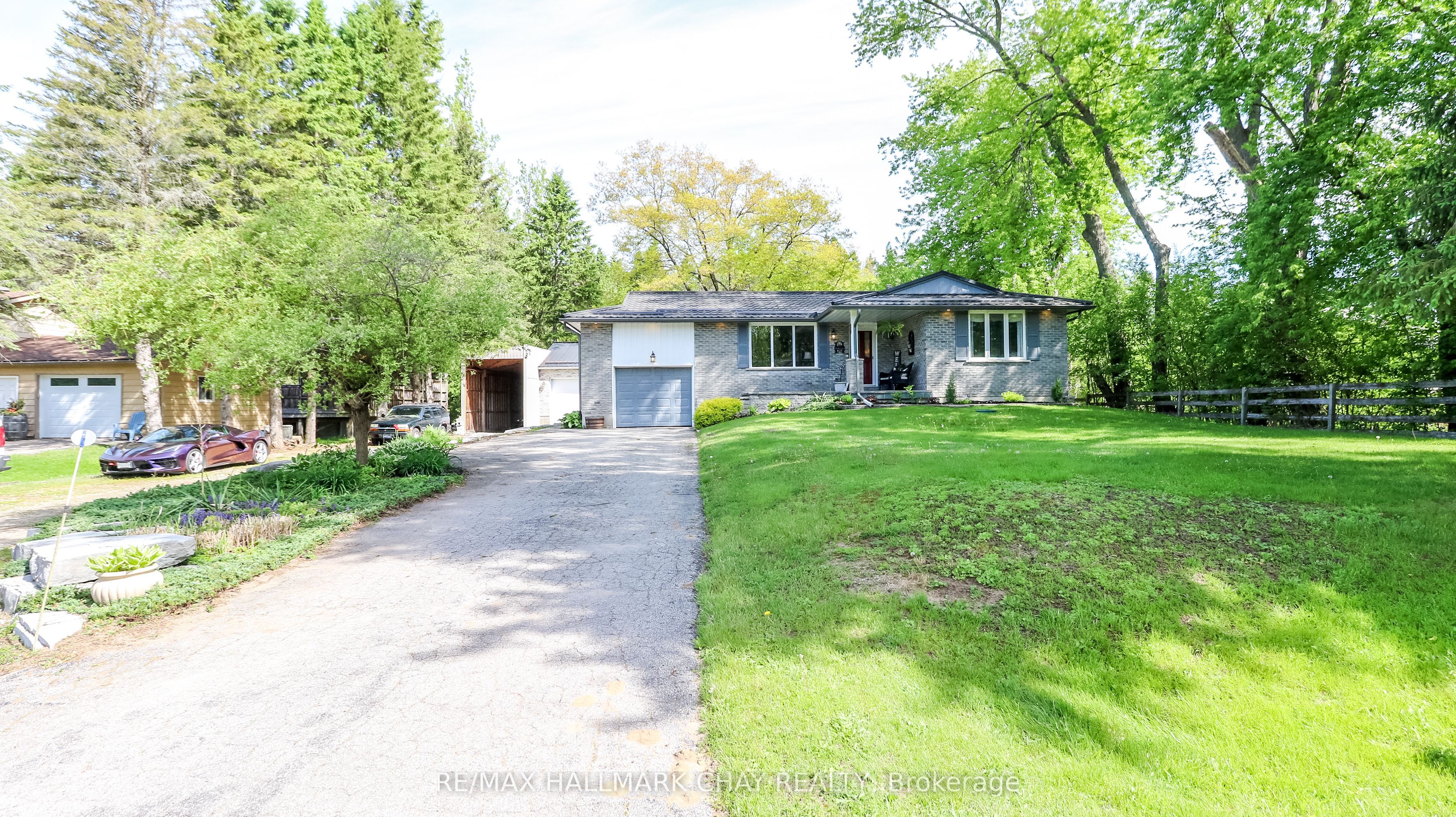 5142 30 Side Road Property Photo 3
