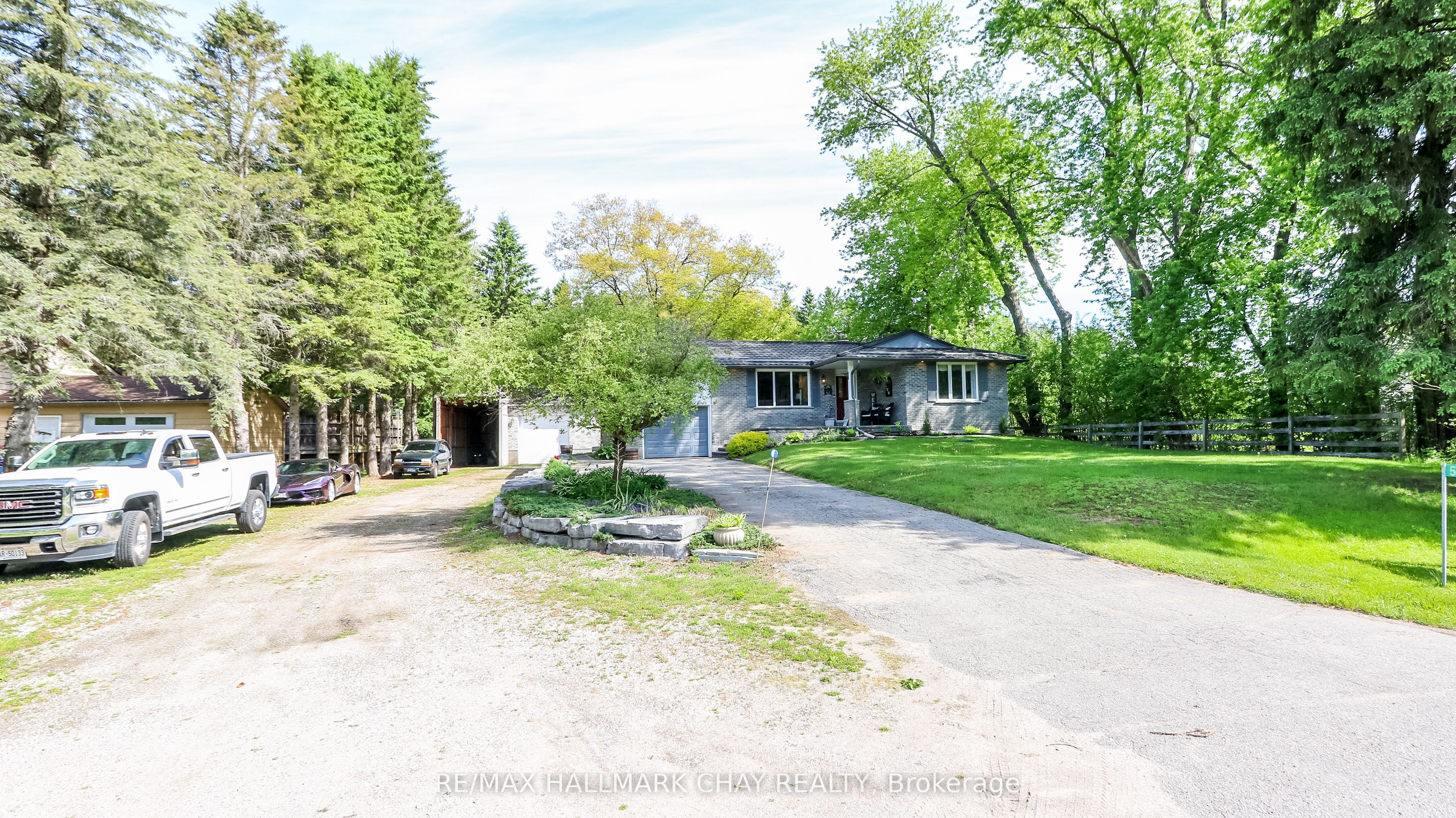 5142 30 Side Road Property Photo 4