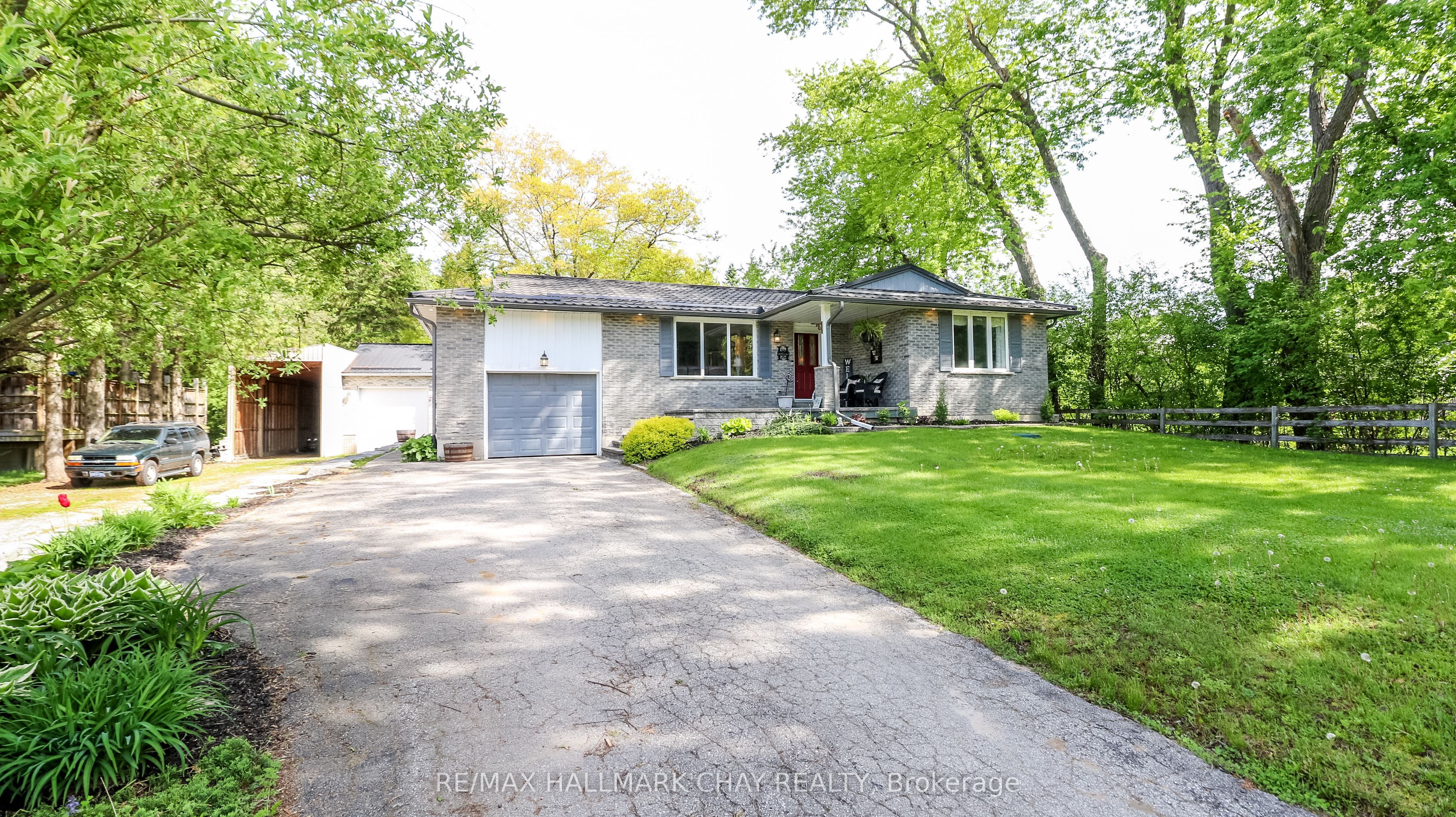 5142 30 Side Road Property Photo 6