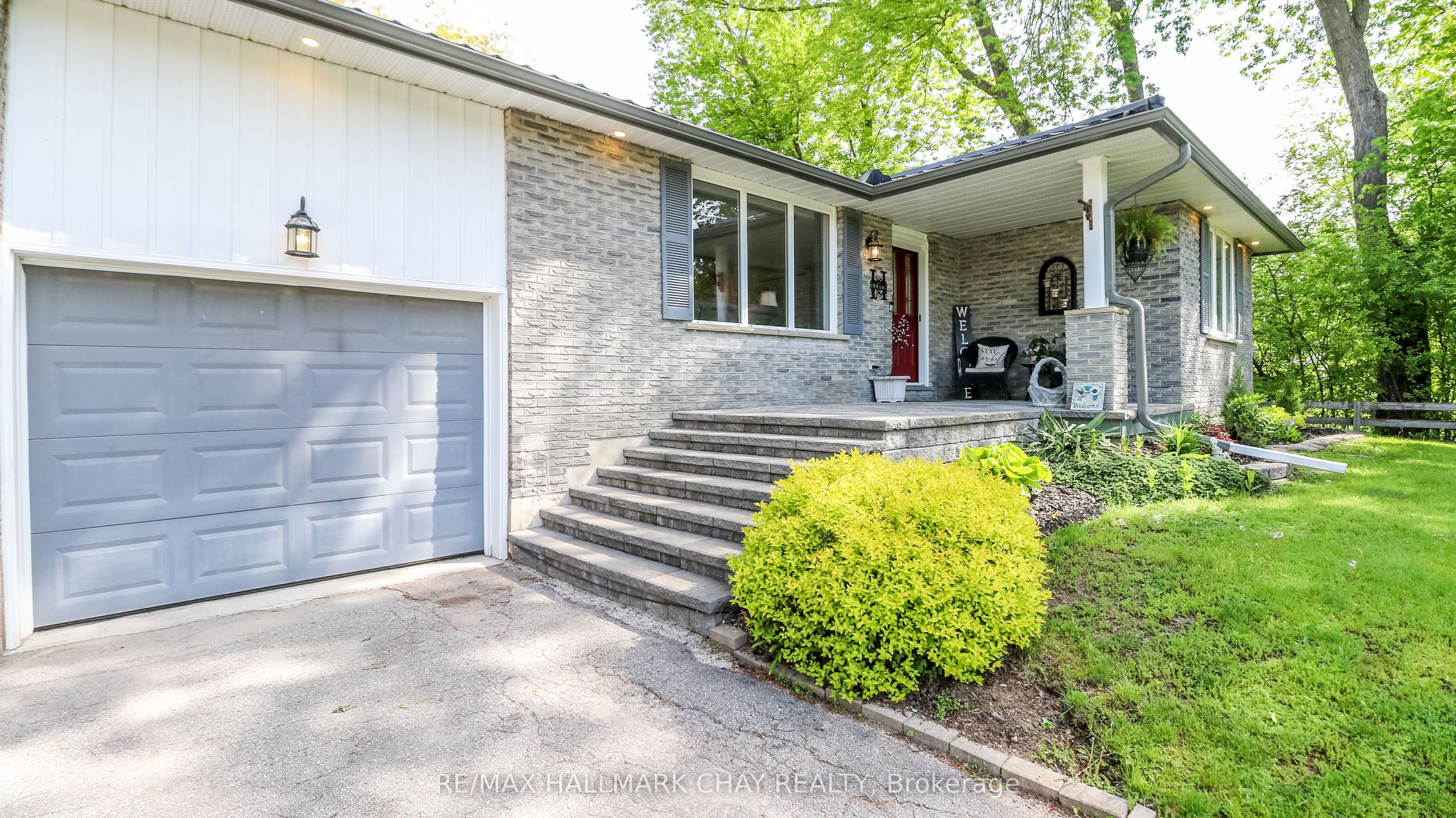 5142 30 Side Road Property Photo 8