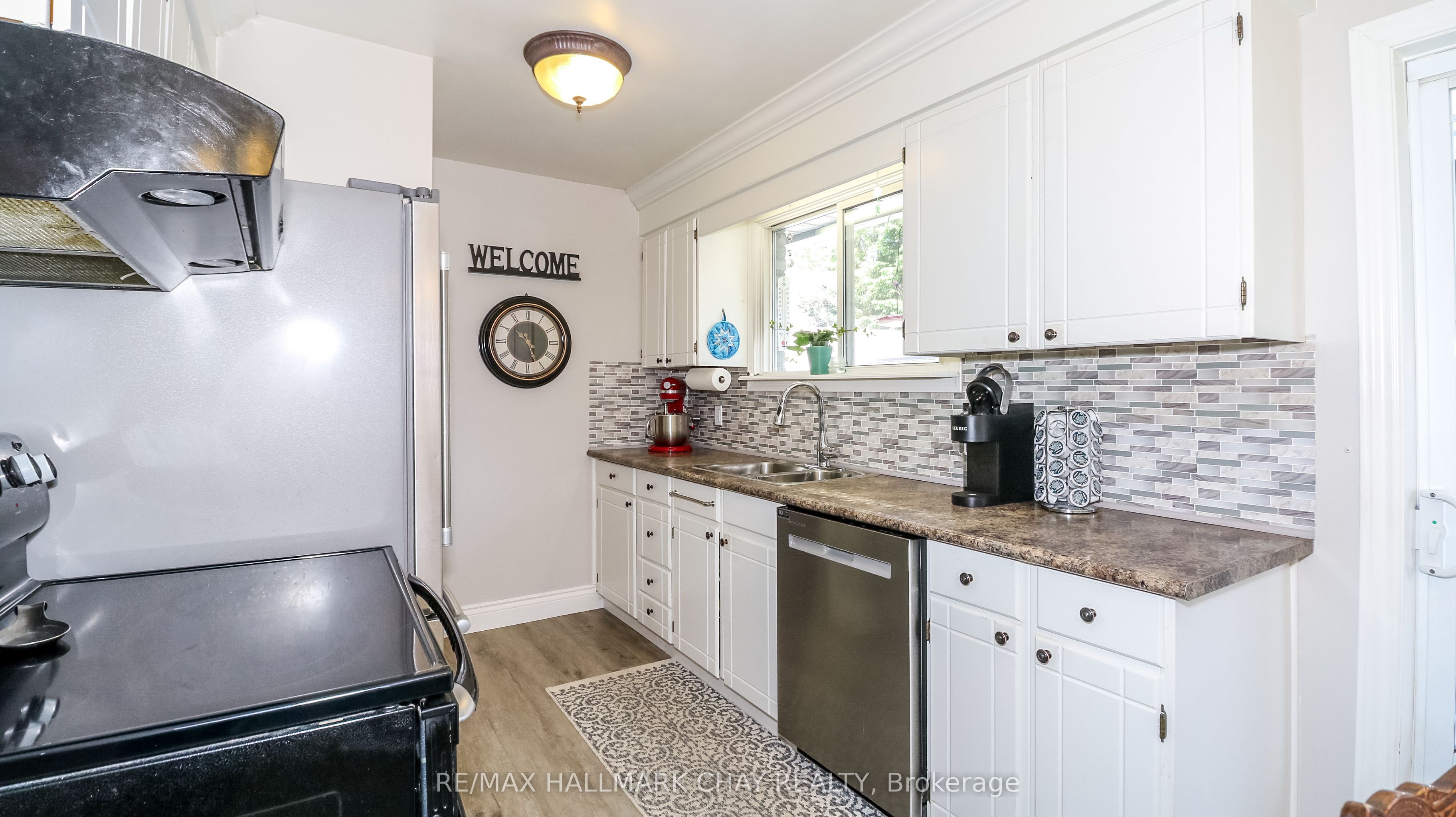 5142 30 Side Road Property Photo 16