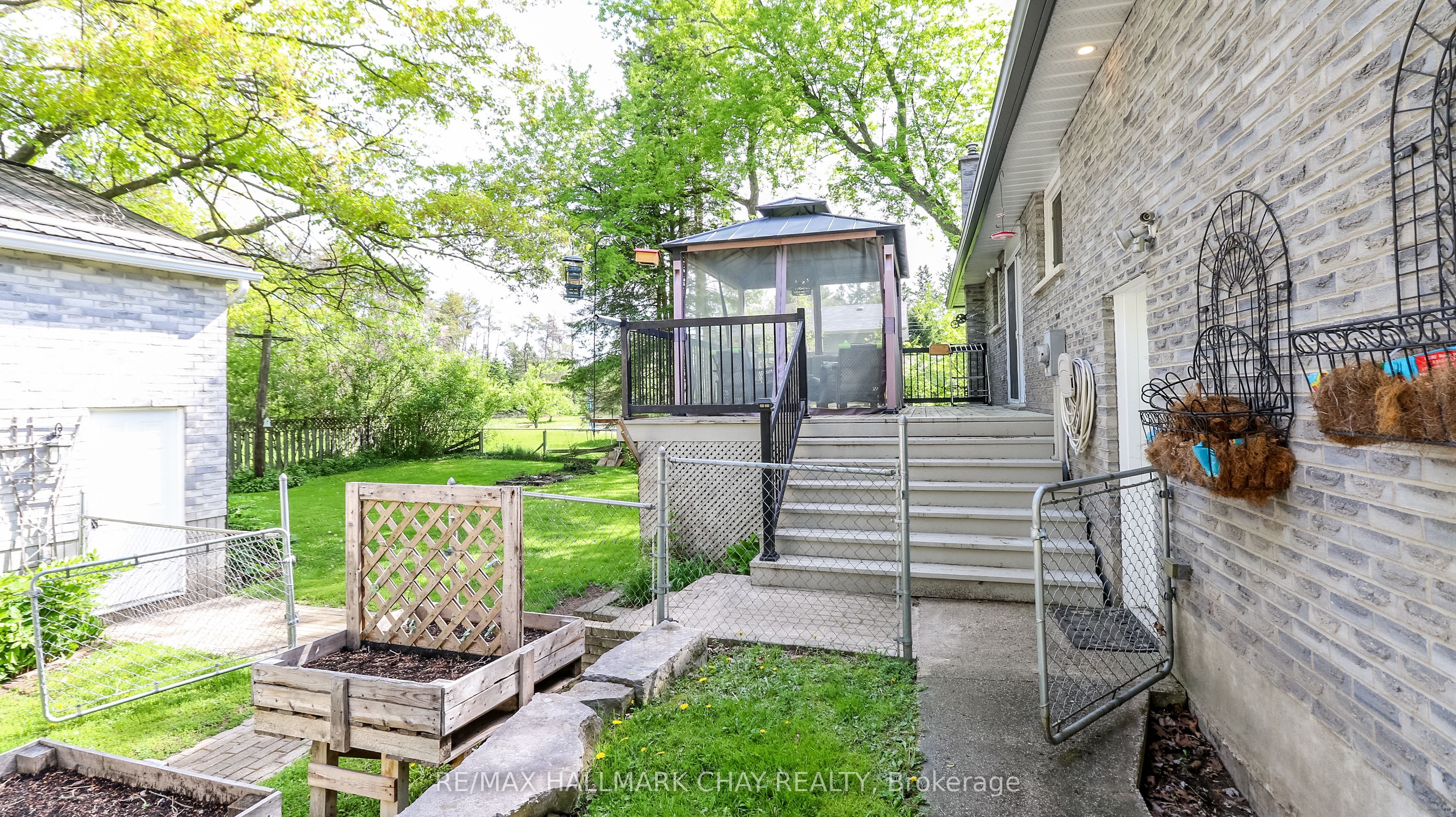 5142 30 Side Road Property Photo 31