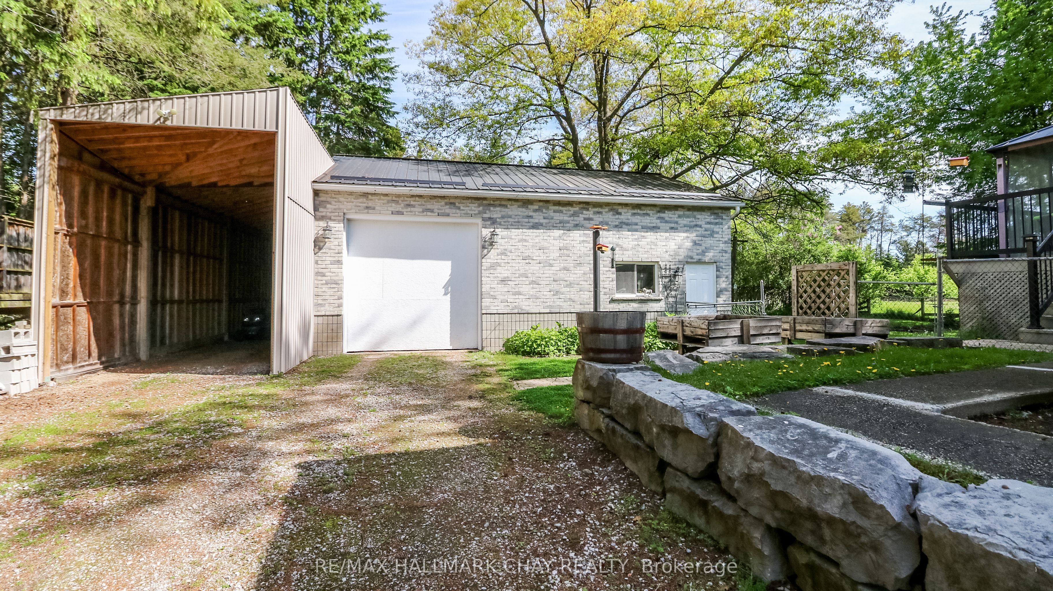 5142 30 Side Road Property Photo 38