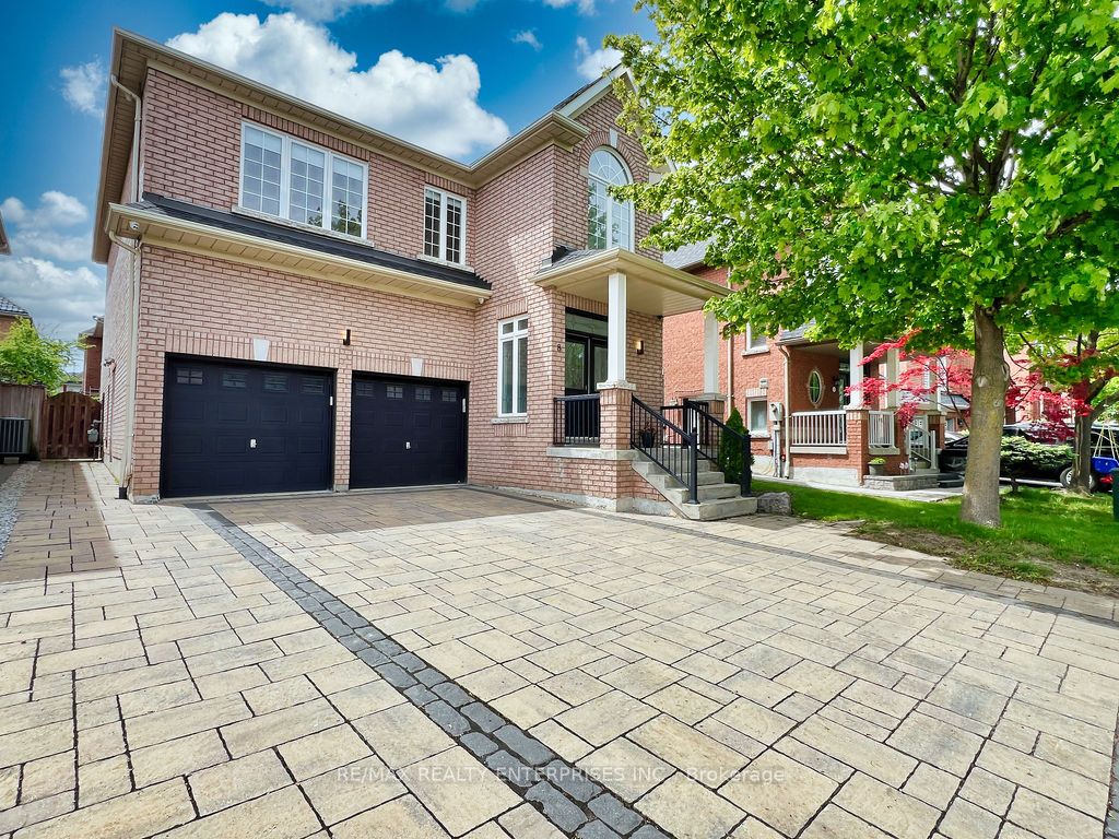 8 Wood Dale Rd Property Photo 1