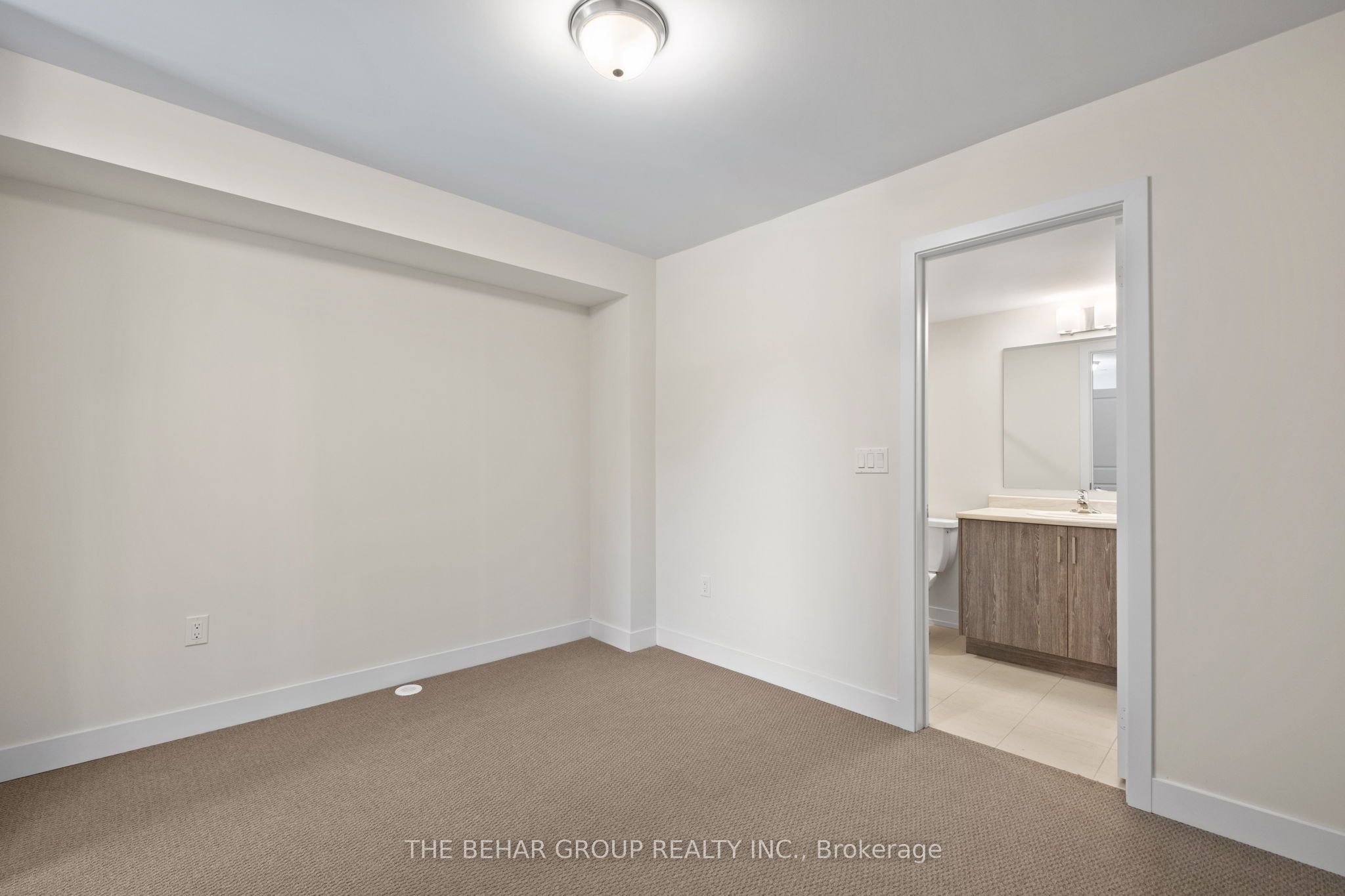 39 Credit Lane Property Photo 3