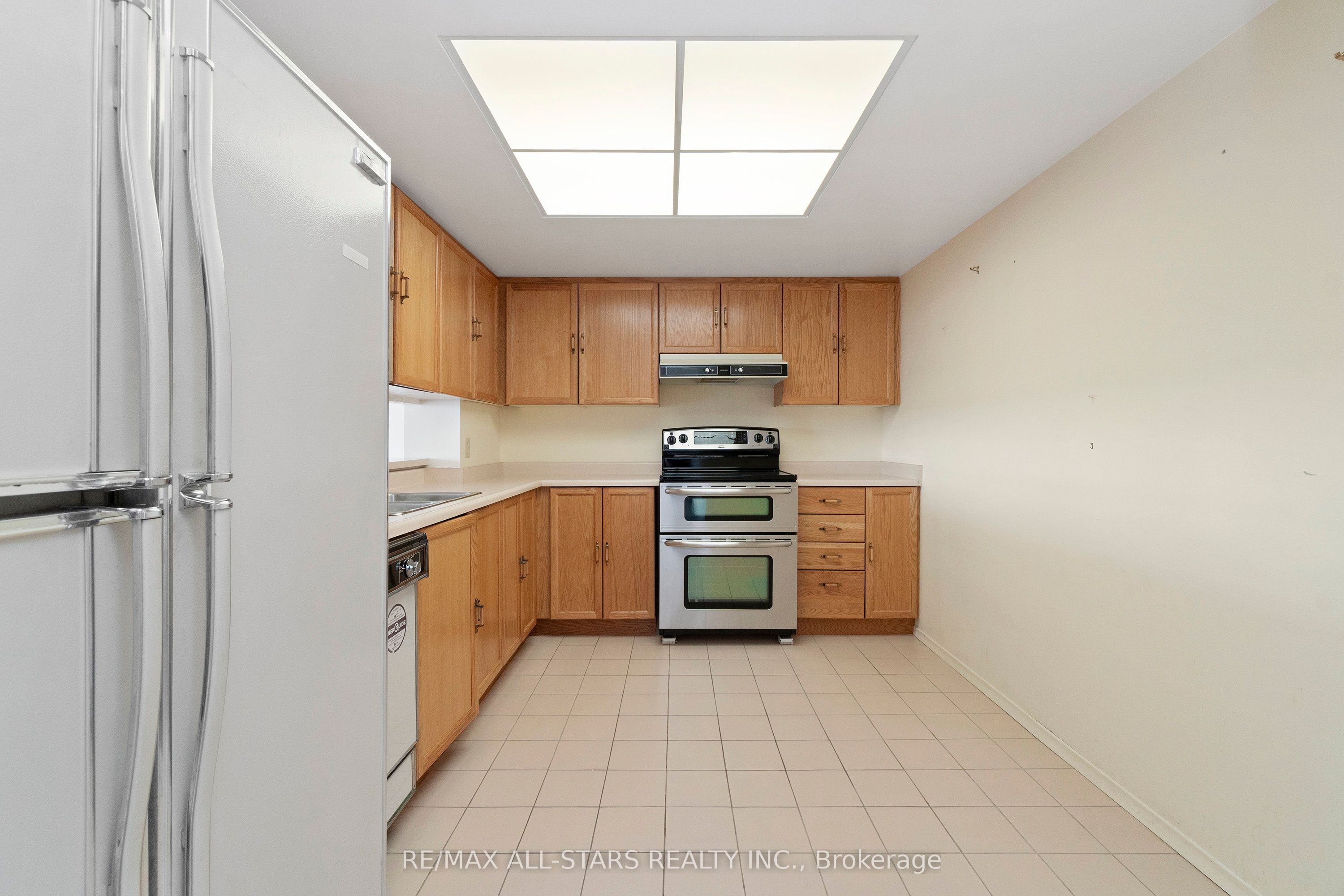 2 Raymerville Drive 718 Property Photo 6