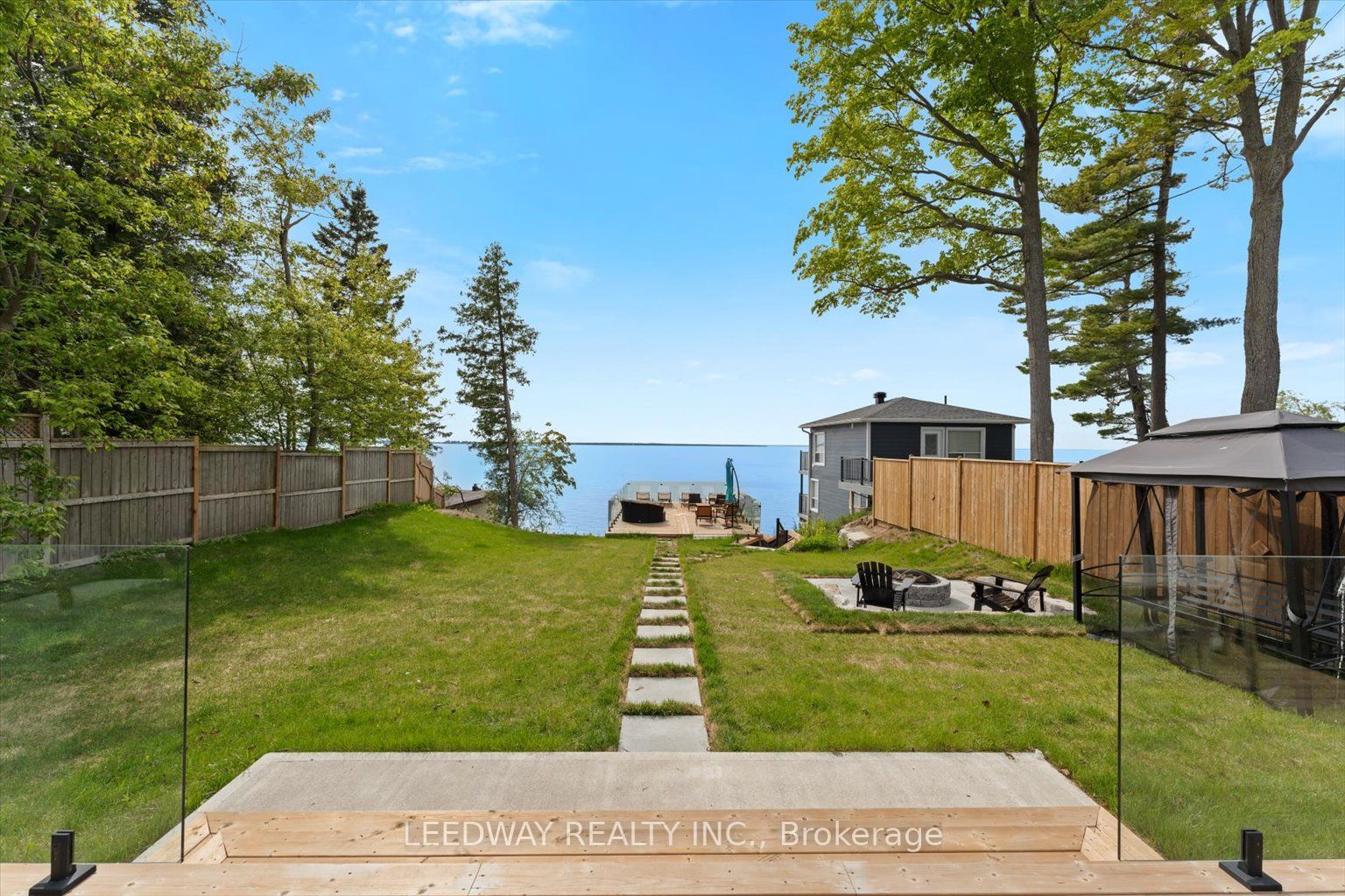 24410 Thorah Park Boulevard Property Photo 3