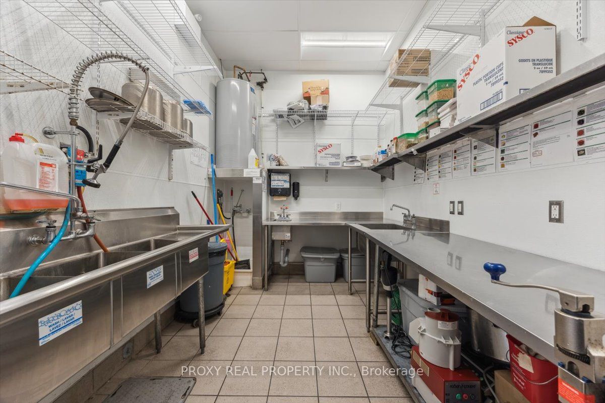1484 Innisfil Beach Rd Property Photo 15