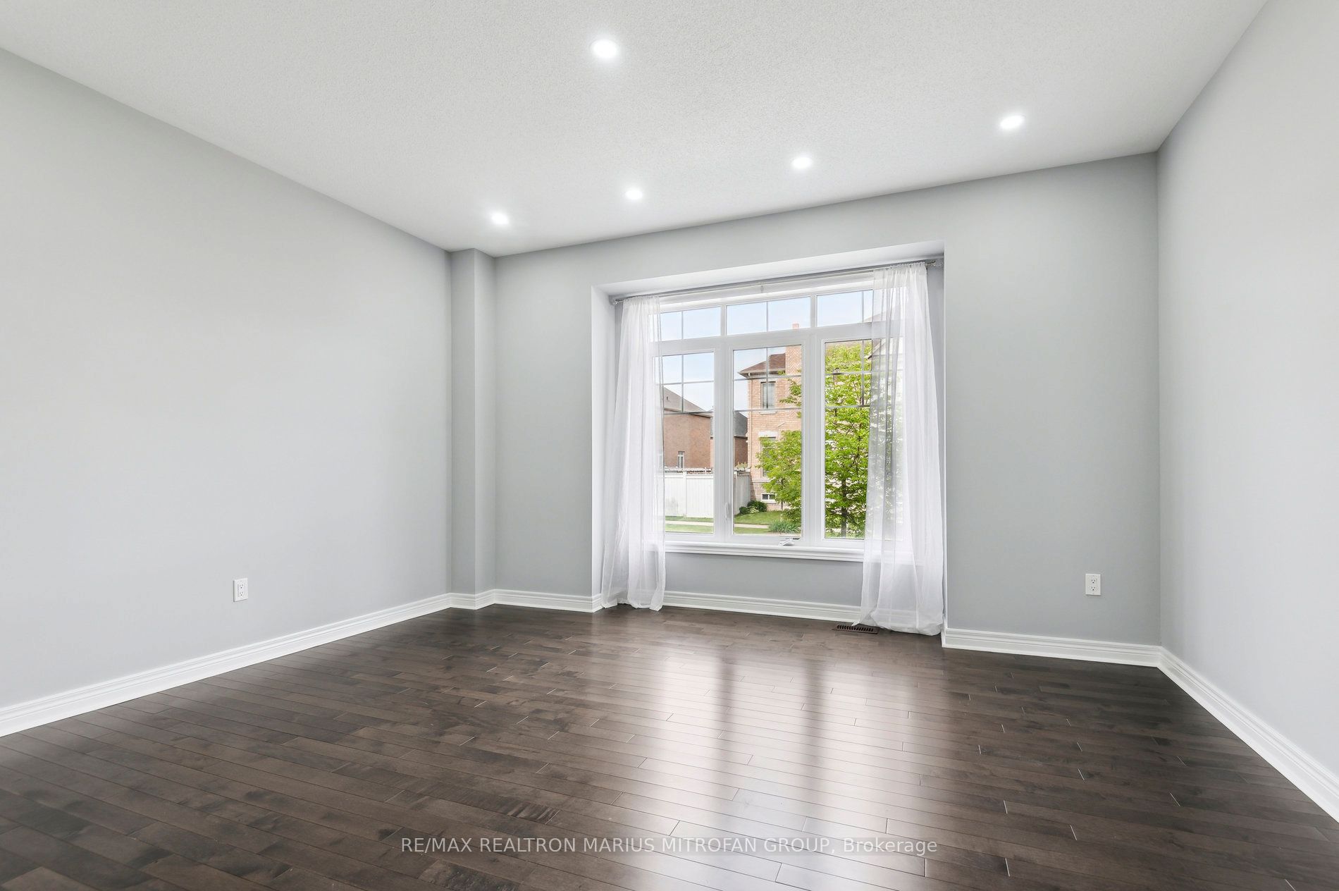 227 Inverness Way Property Photo 13