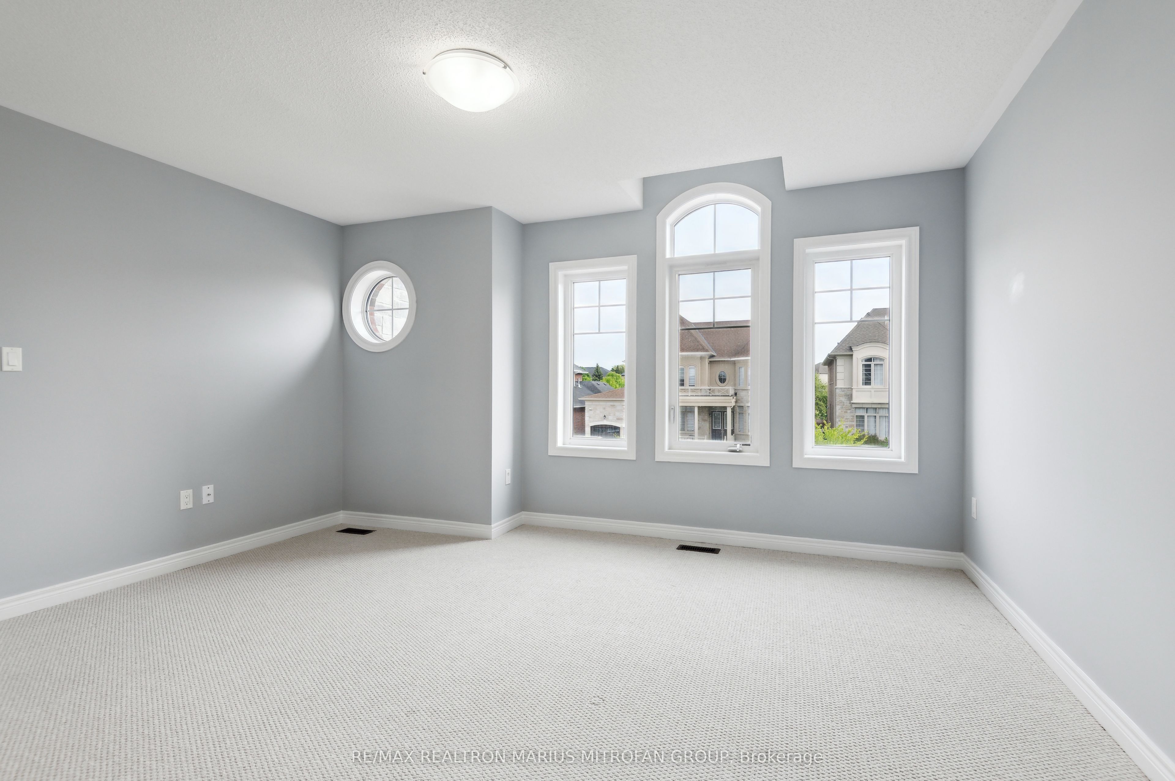 227 Inverness Way Property Photo 39