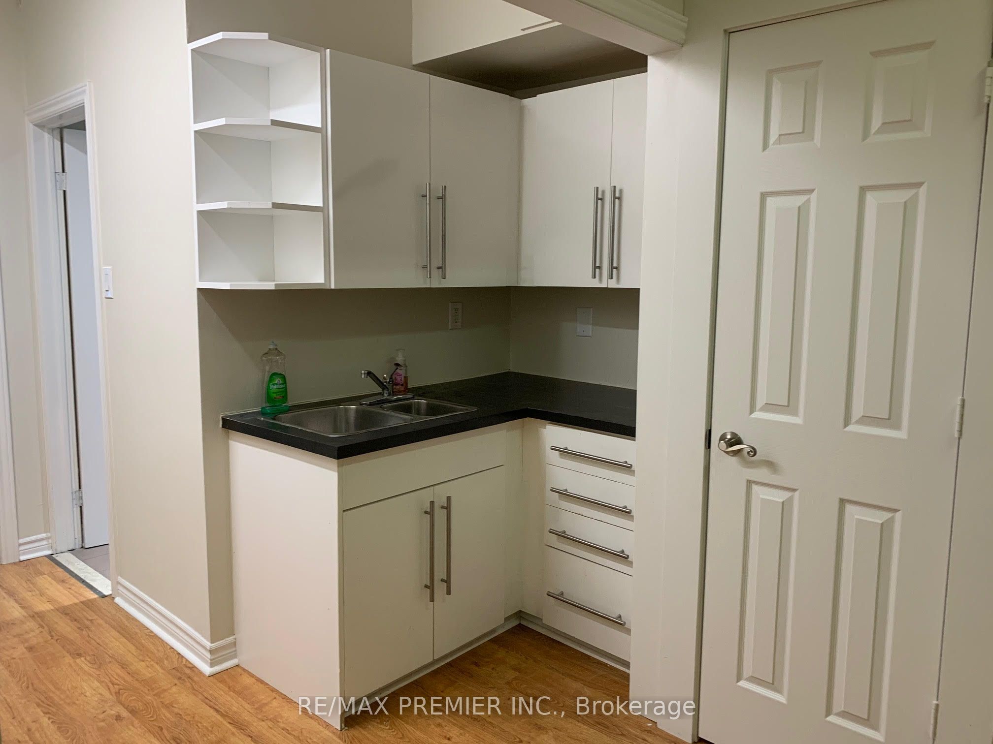 136 Winges Rd Property Photo 6