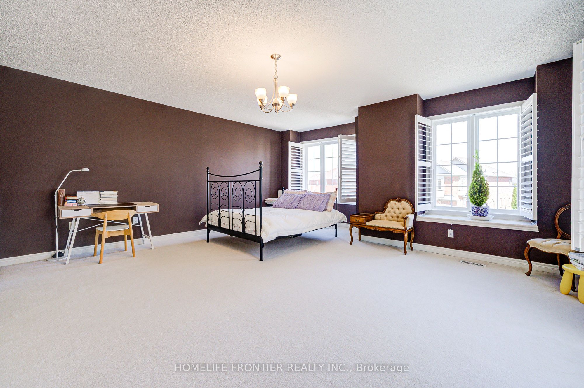 190 Forestwood Street Property Photo 24