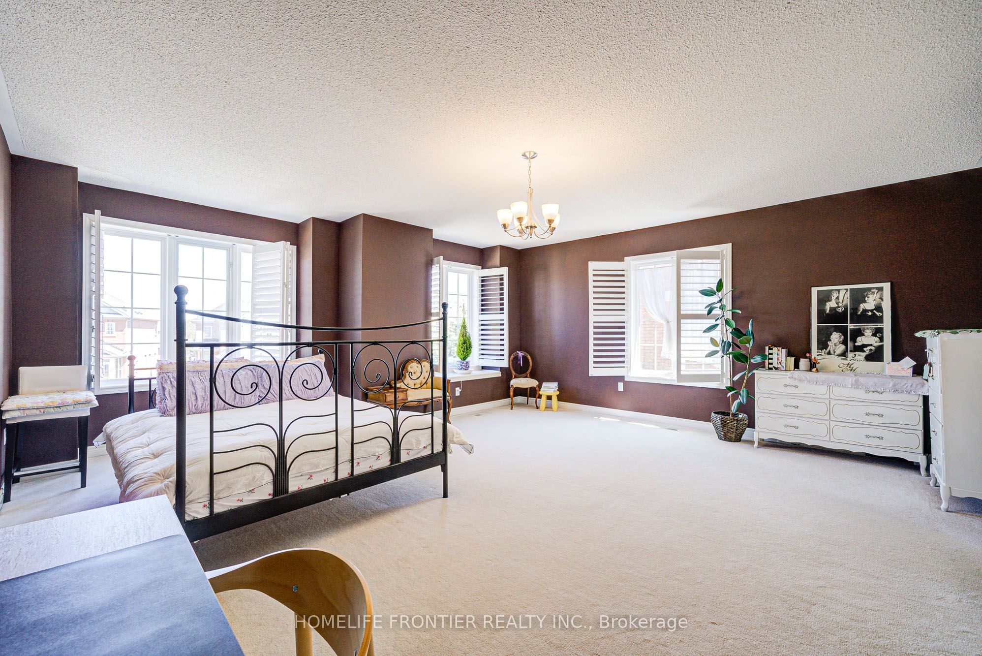 190 Forestwood Street Property Photo 26
