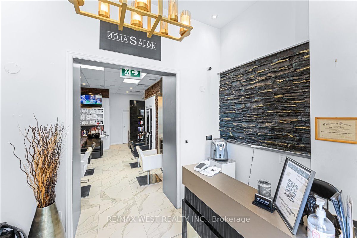 #a8 - 9610 Yonge Street Property Photo 13