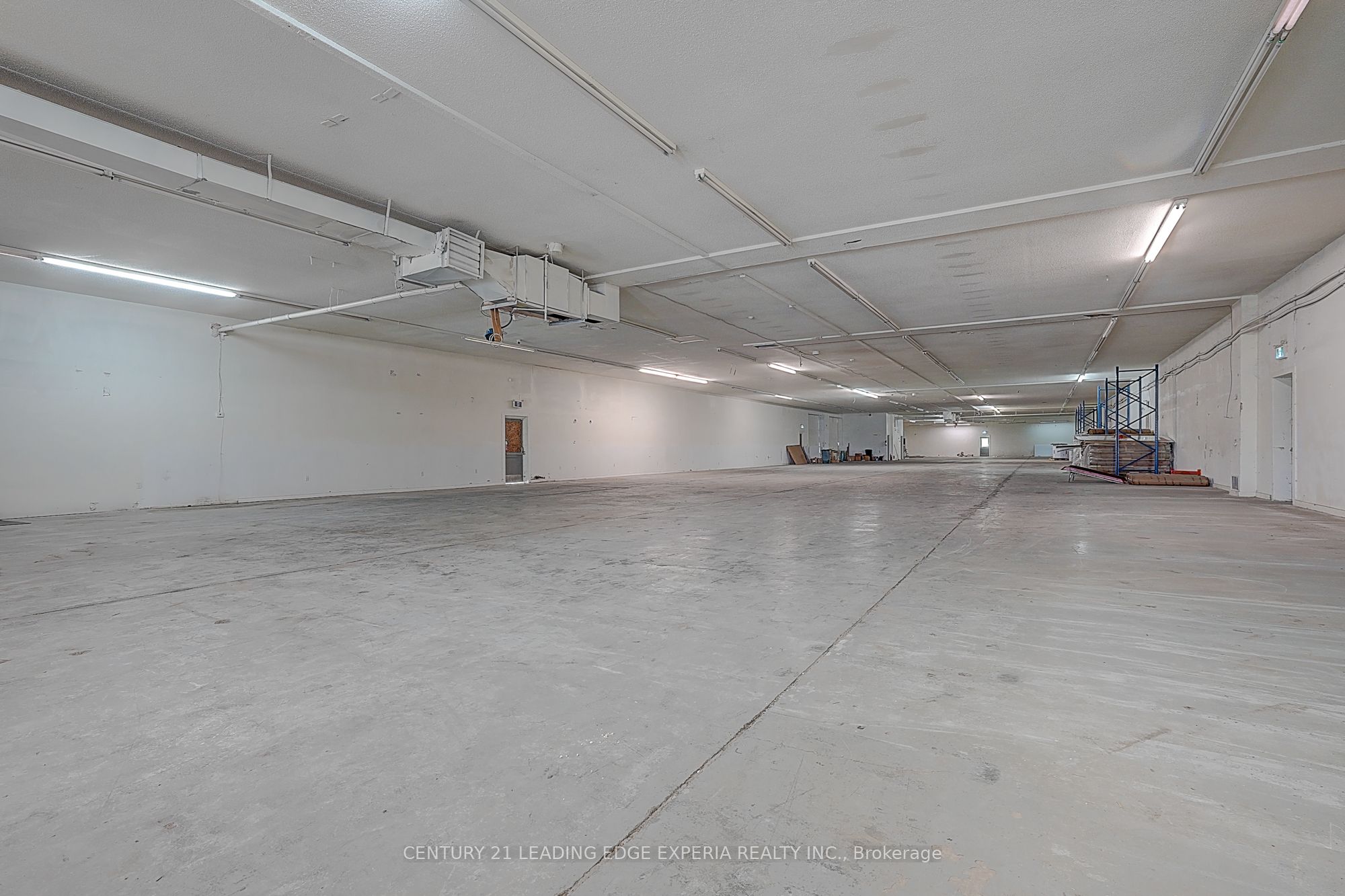 20091 Woodbine Ave Property Photo 7