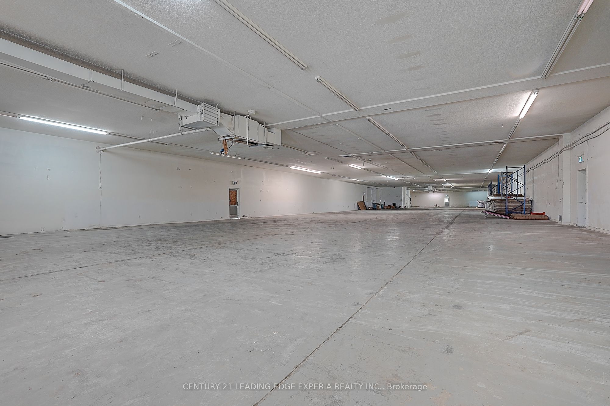 20091 Woodbine Ave Property Photo 9