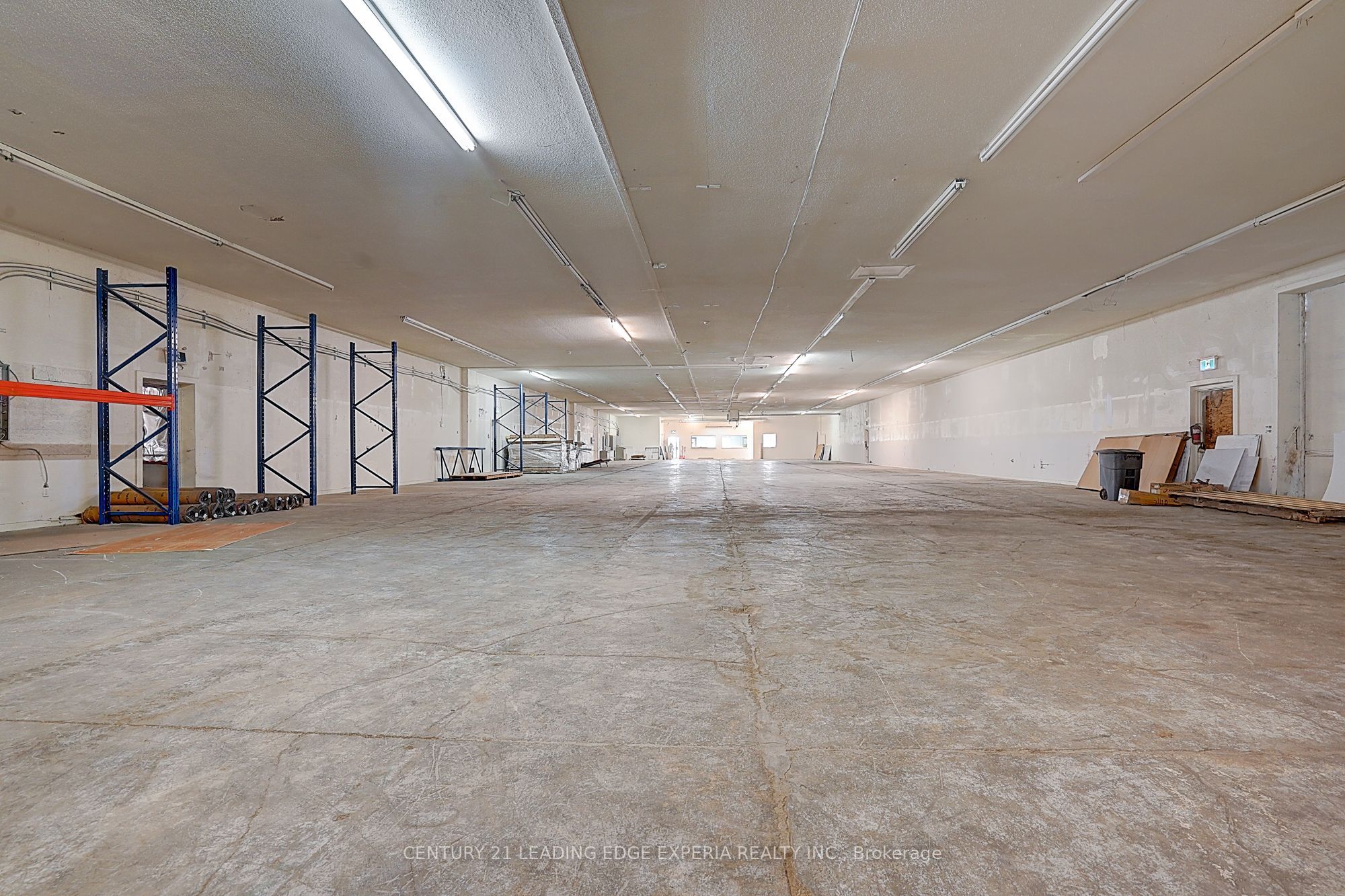 20091 Woodbine Ave Property Photo 11