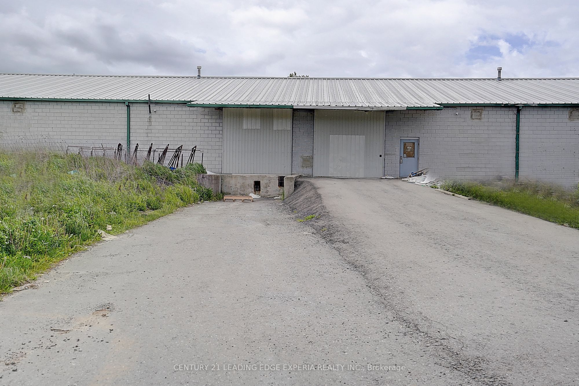 20091 Woodbine Ave Property Photo 13