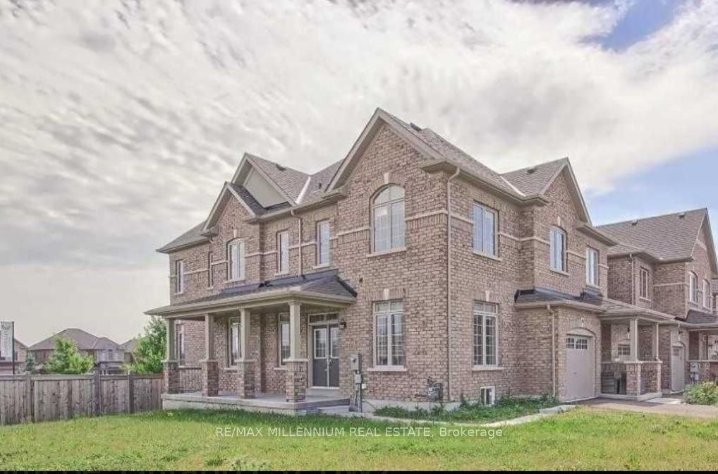 83 Fortis Cres Property Photo 1