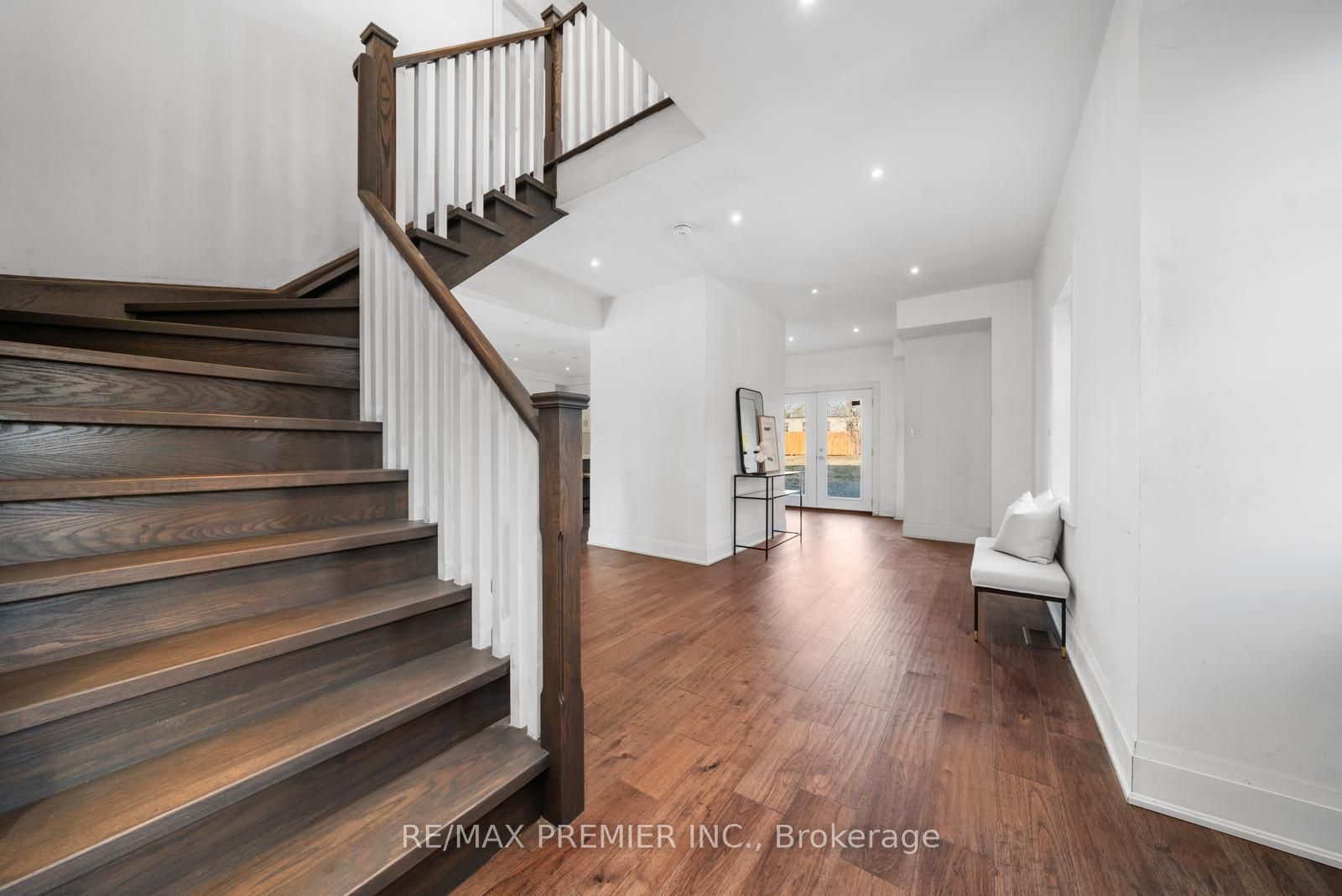 14635 Woodbine Avenue Property Photo 6