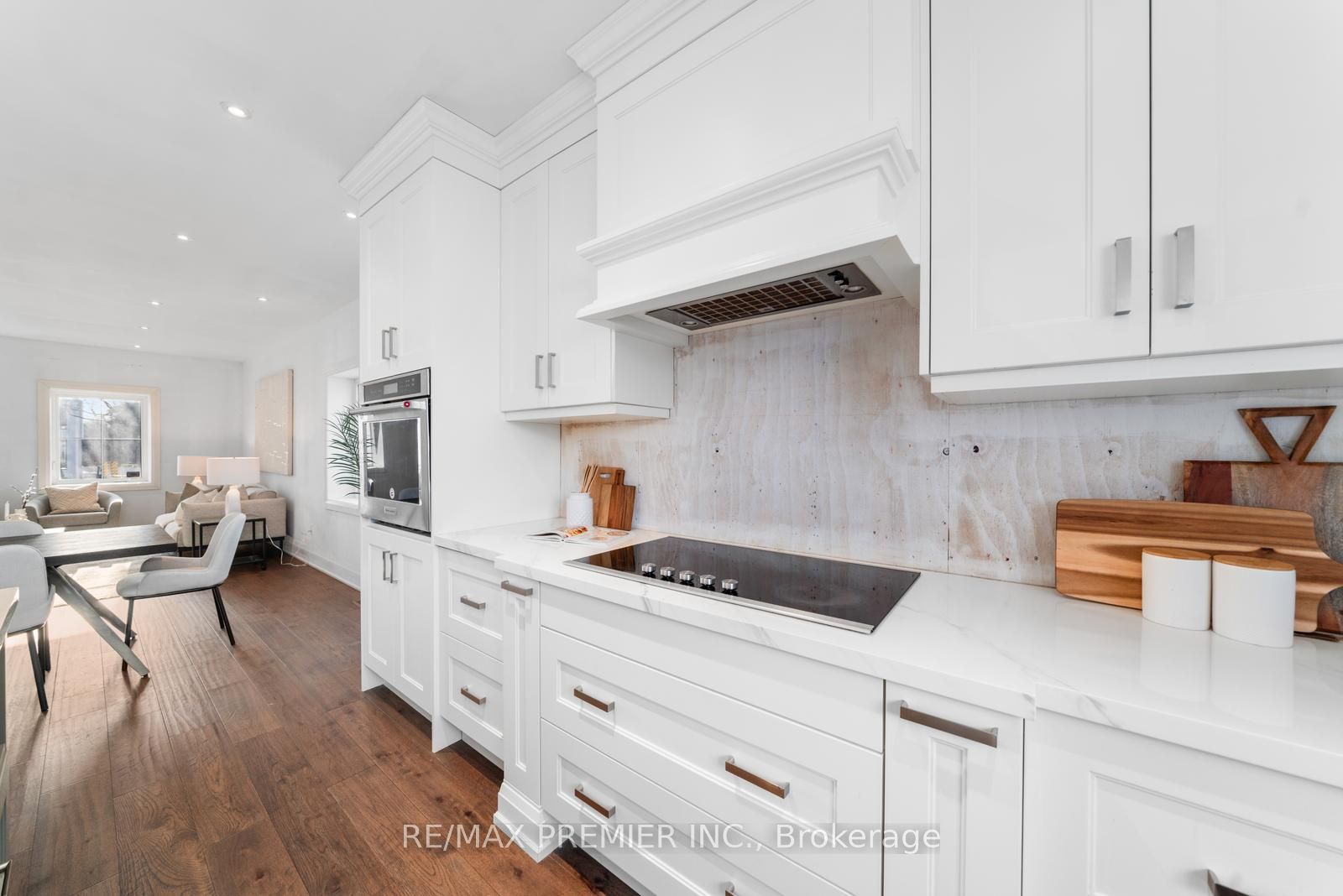 14635 Woodbine Avenue Property Photo 16