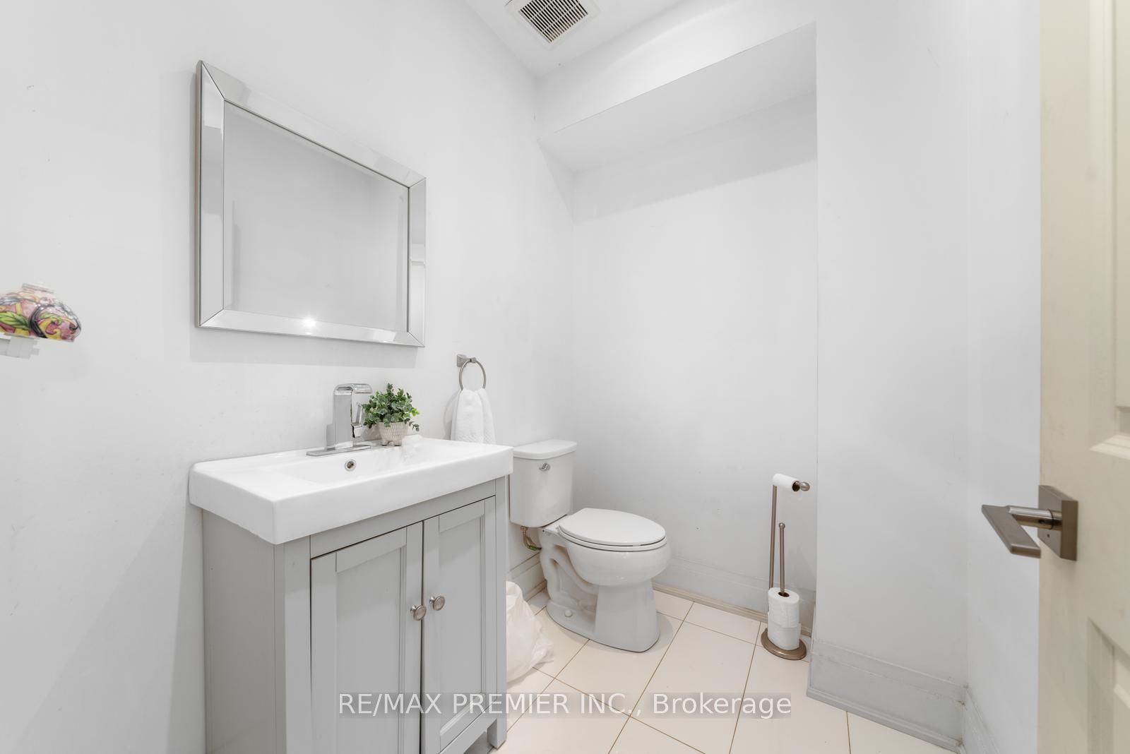 14635 Woodbine Avenue Property Photo 20