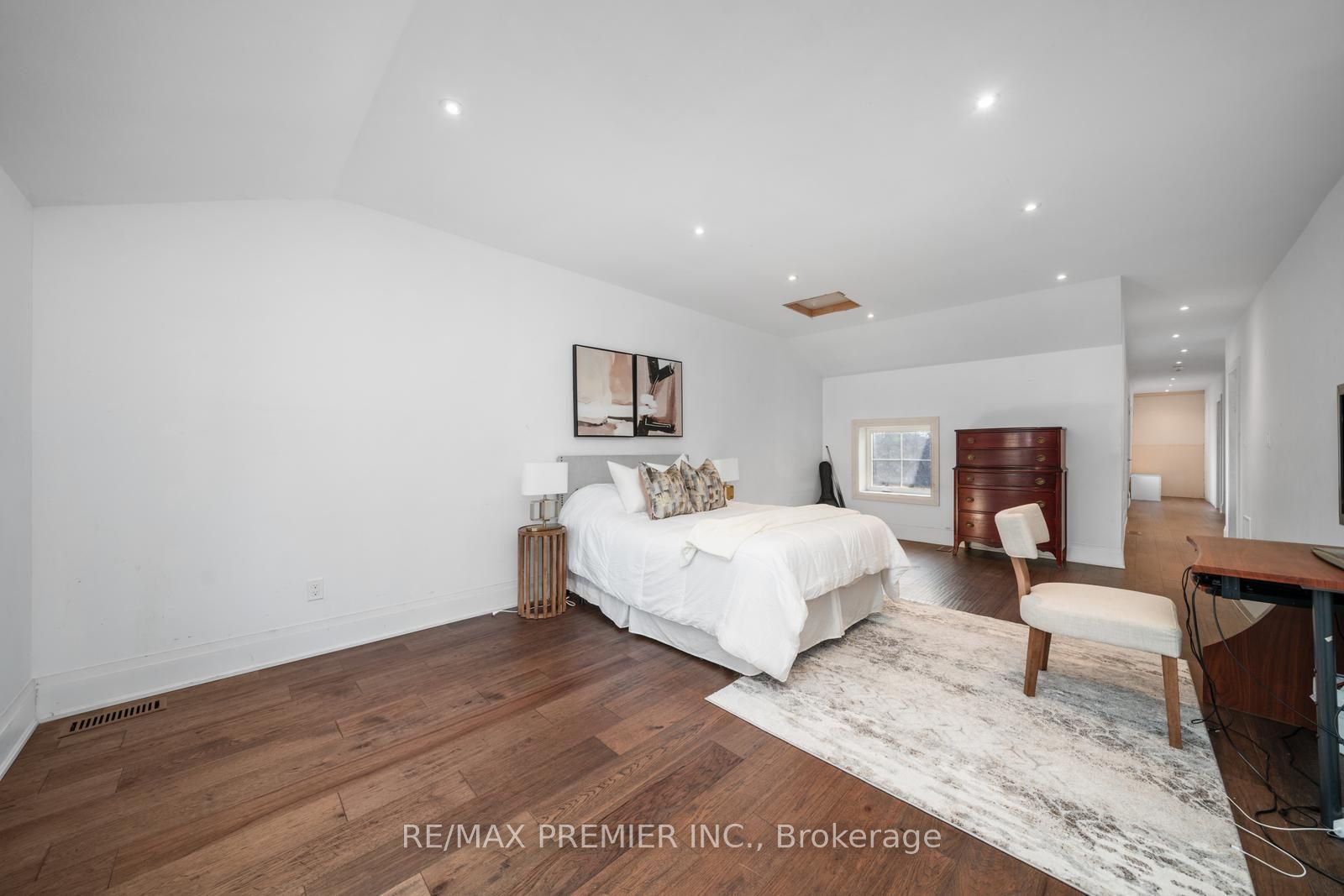 14635 Woodbine Avenue Property Photo 27