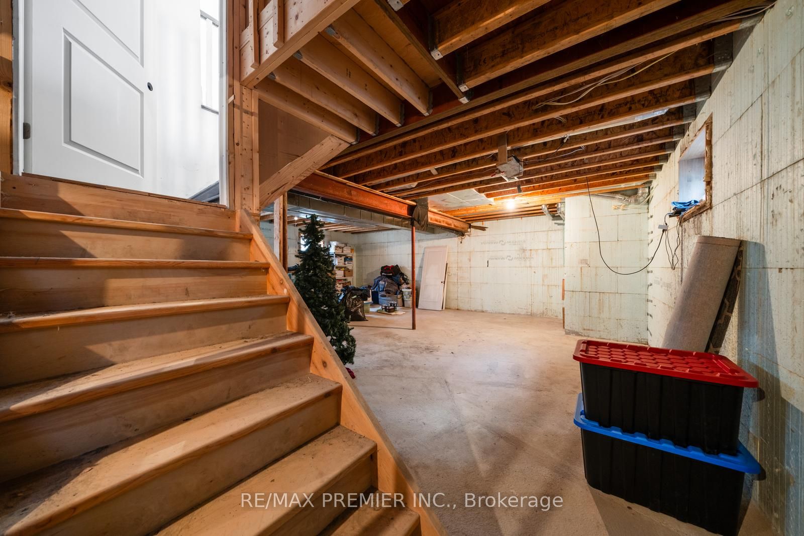 14635 Woodbine Avenue Property Photo 30