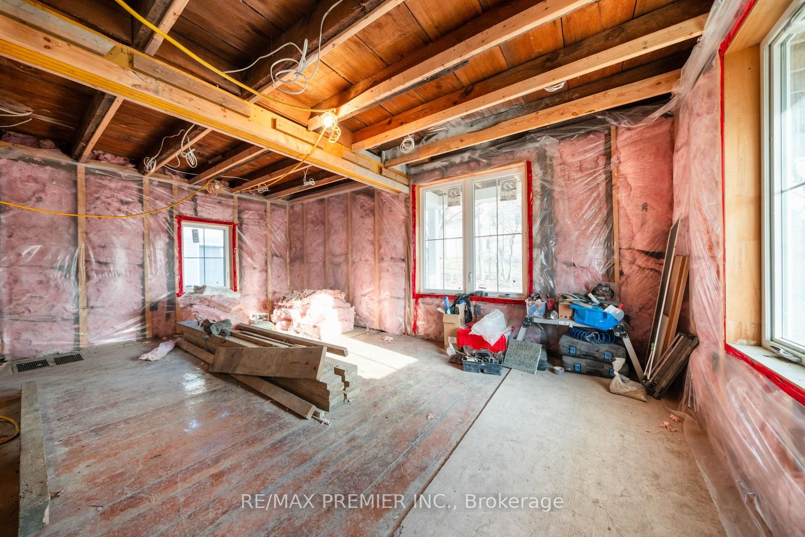14635 Woodbine Avenue Property Photo 33
