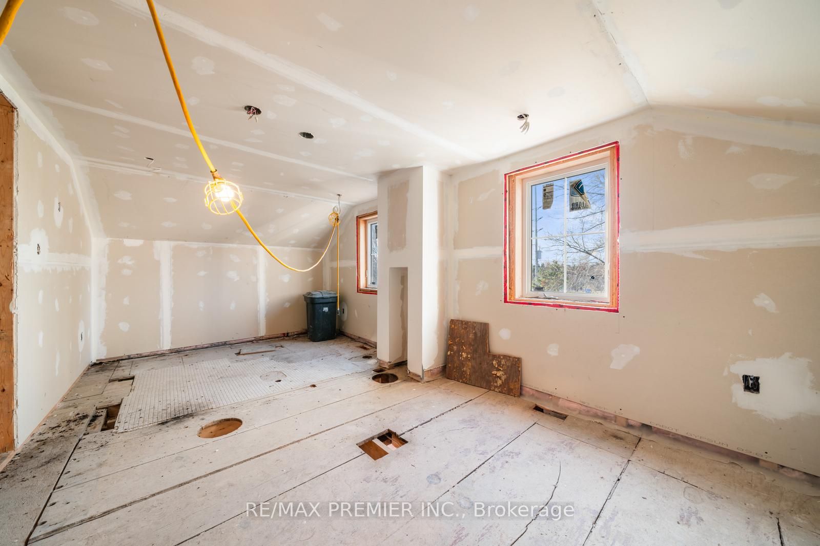 14635 Woodbine Avenue Property Photo 35