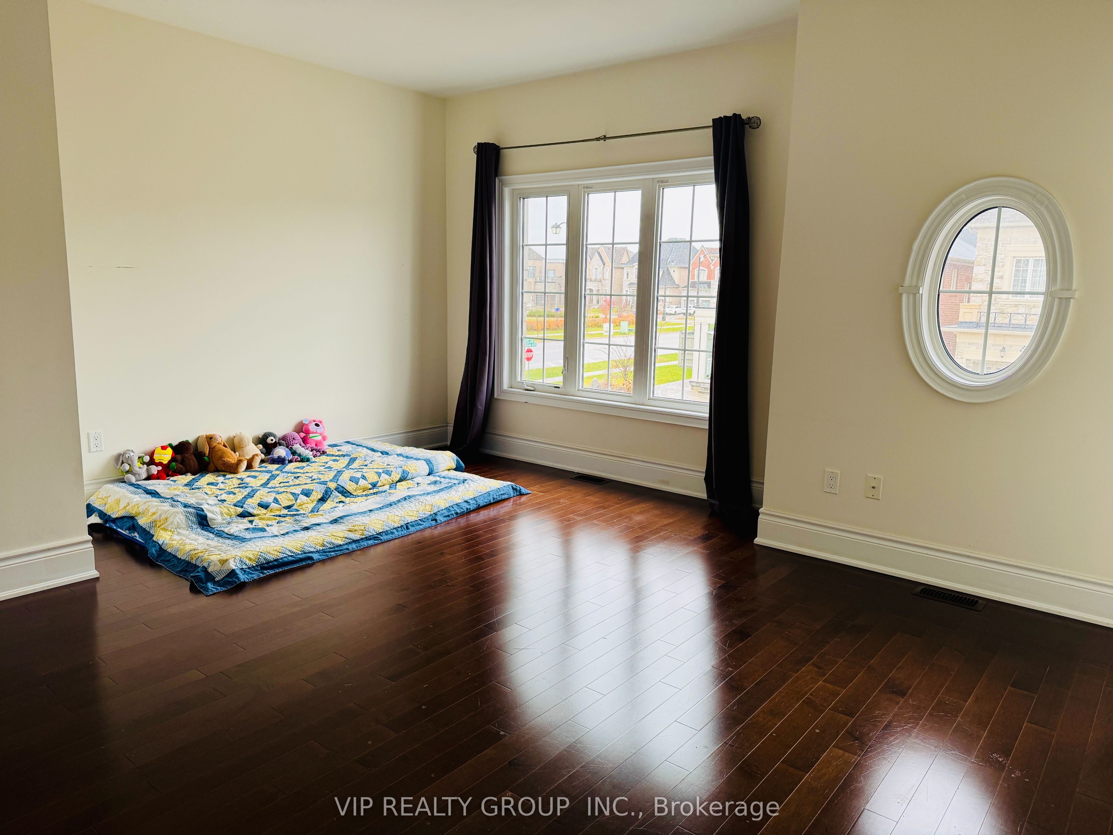 55 Yates Avenue Property Photo 10