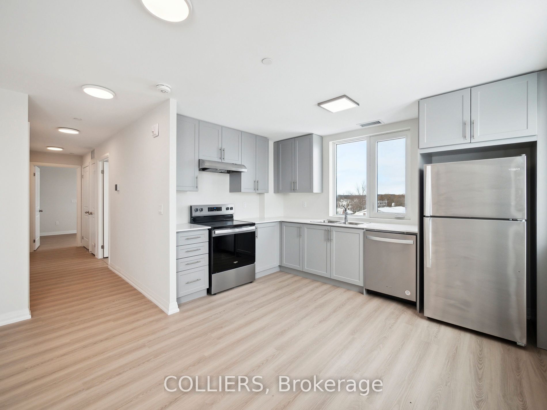 13042 Yonge St Property Photo 13