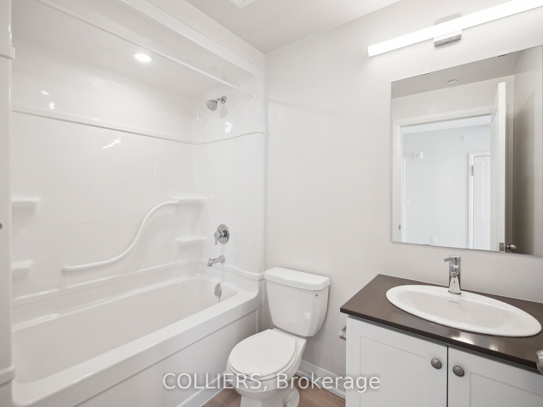 13042 Yonge St Property Photo 23