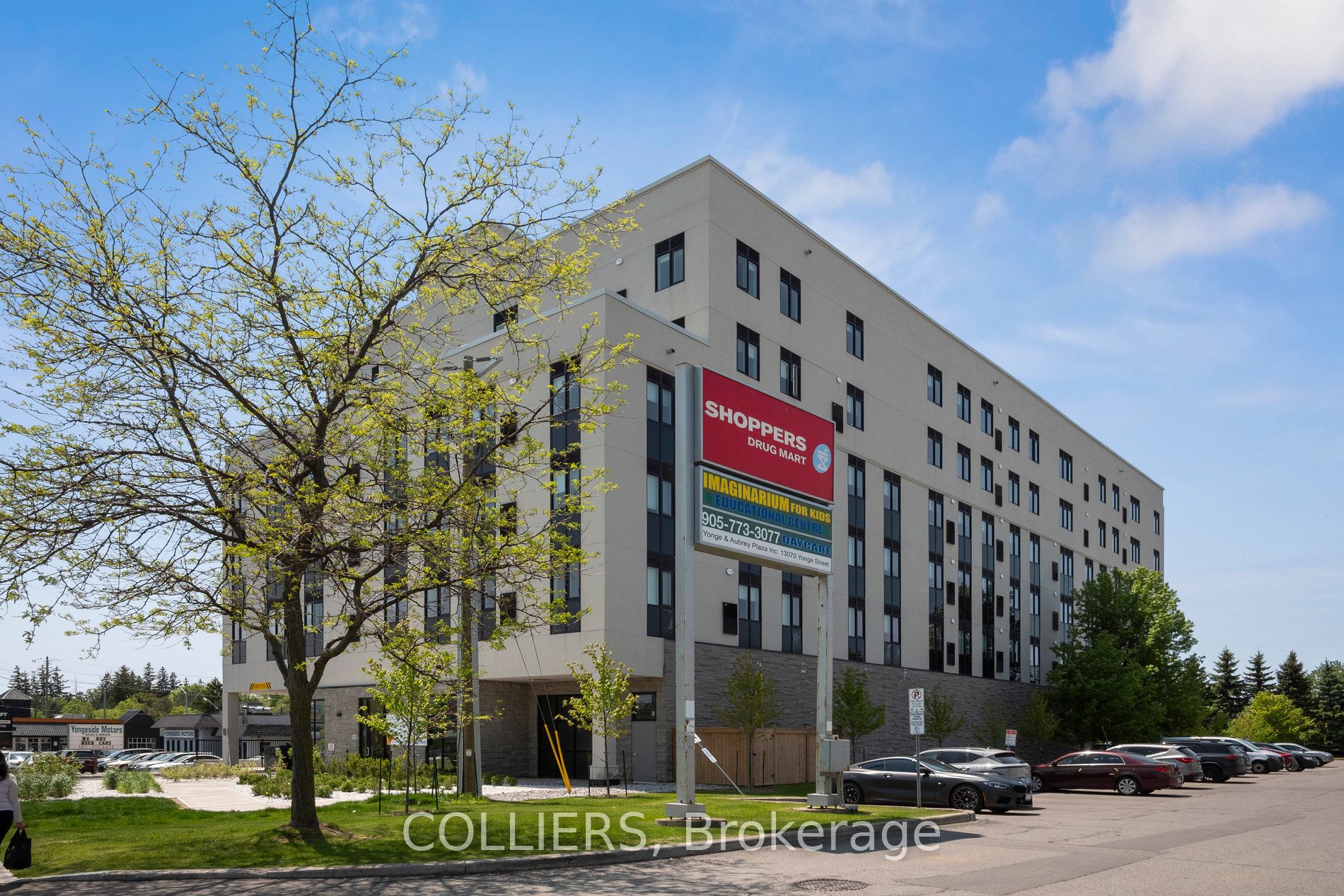 13042 Yonge St Property Photo 28