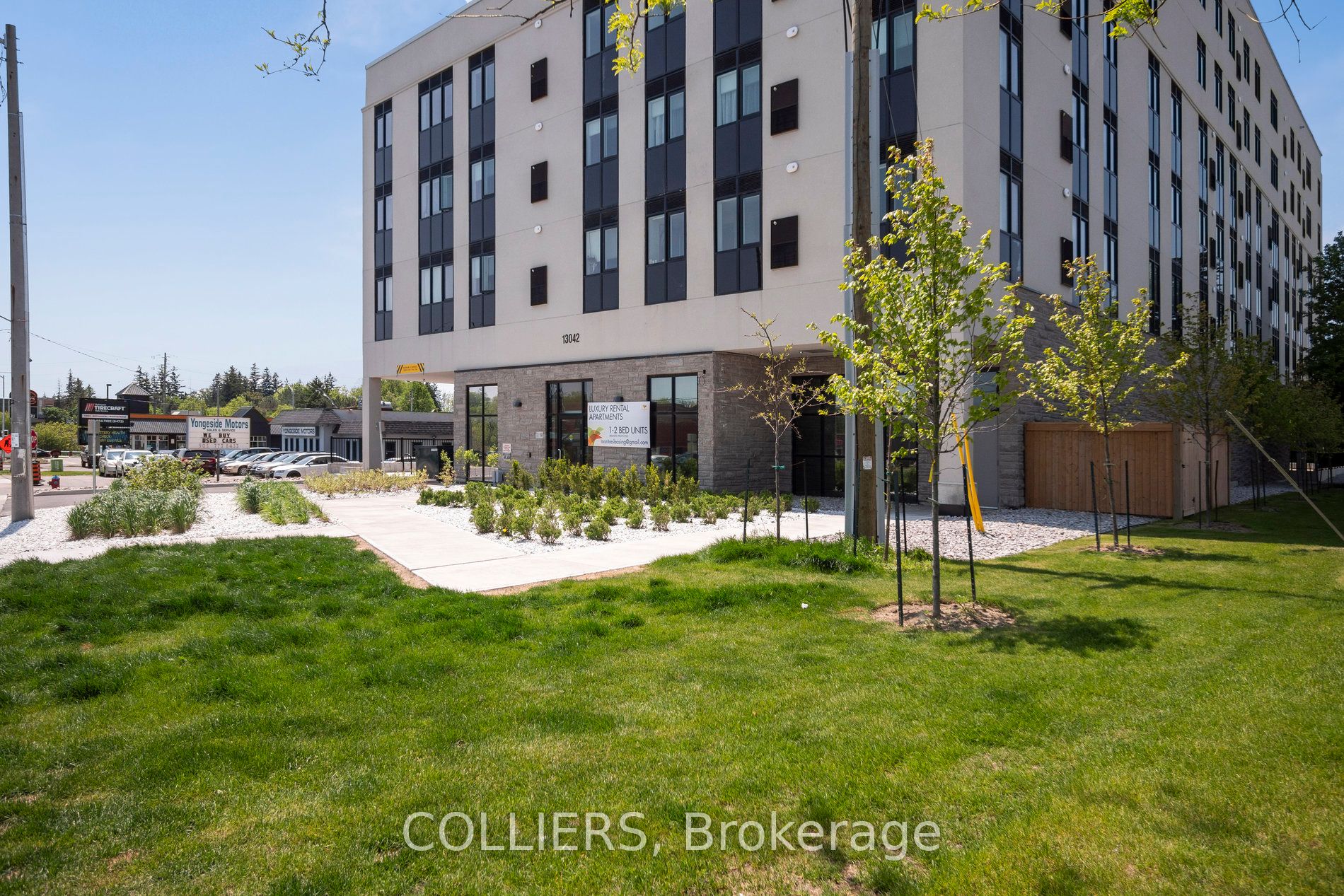 13042 Yonge St Property Photo 29