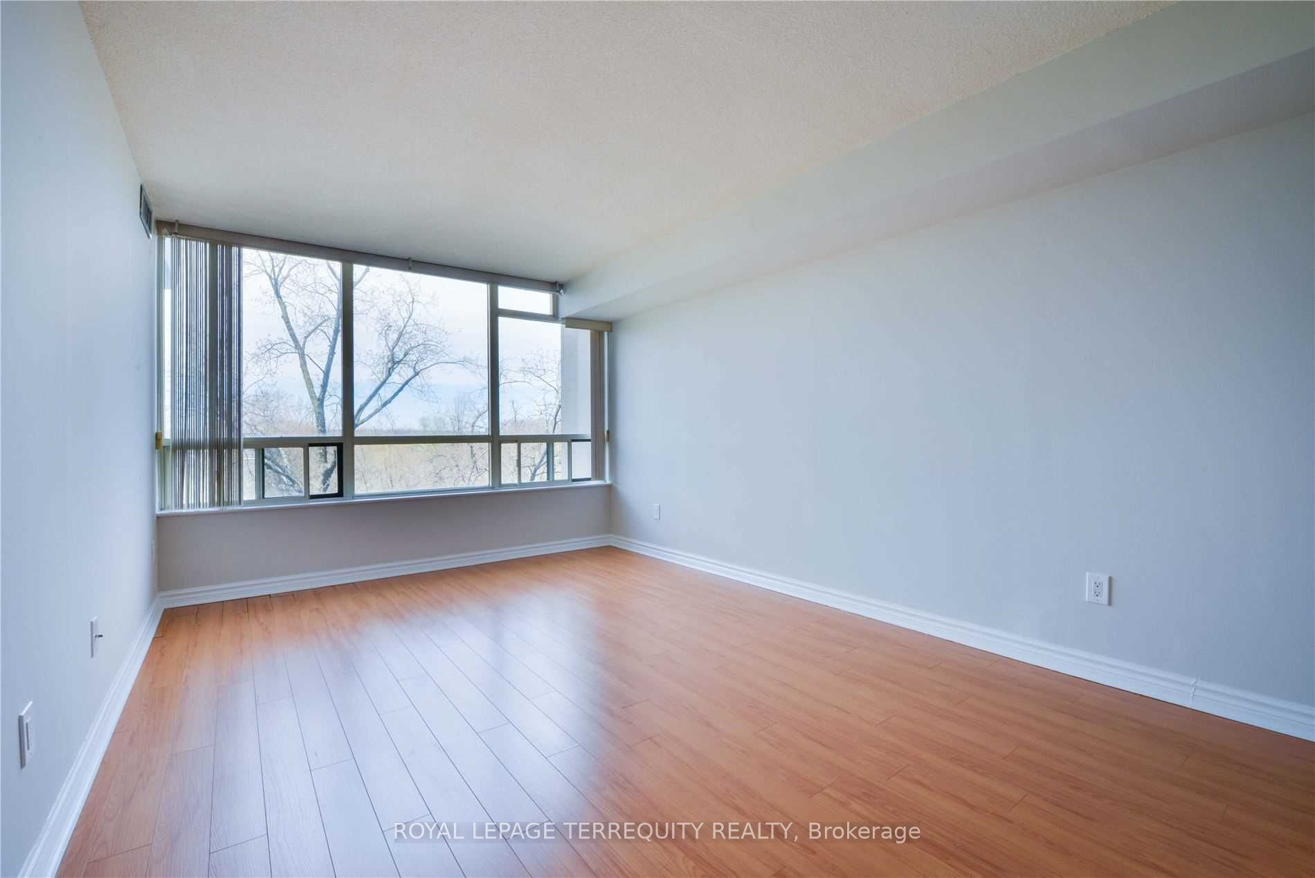#408 - 8501 Bayview Avenue Property Photo 6